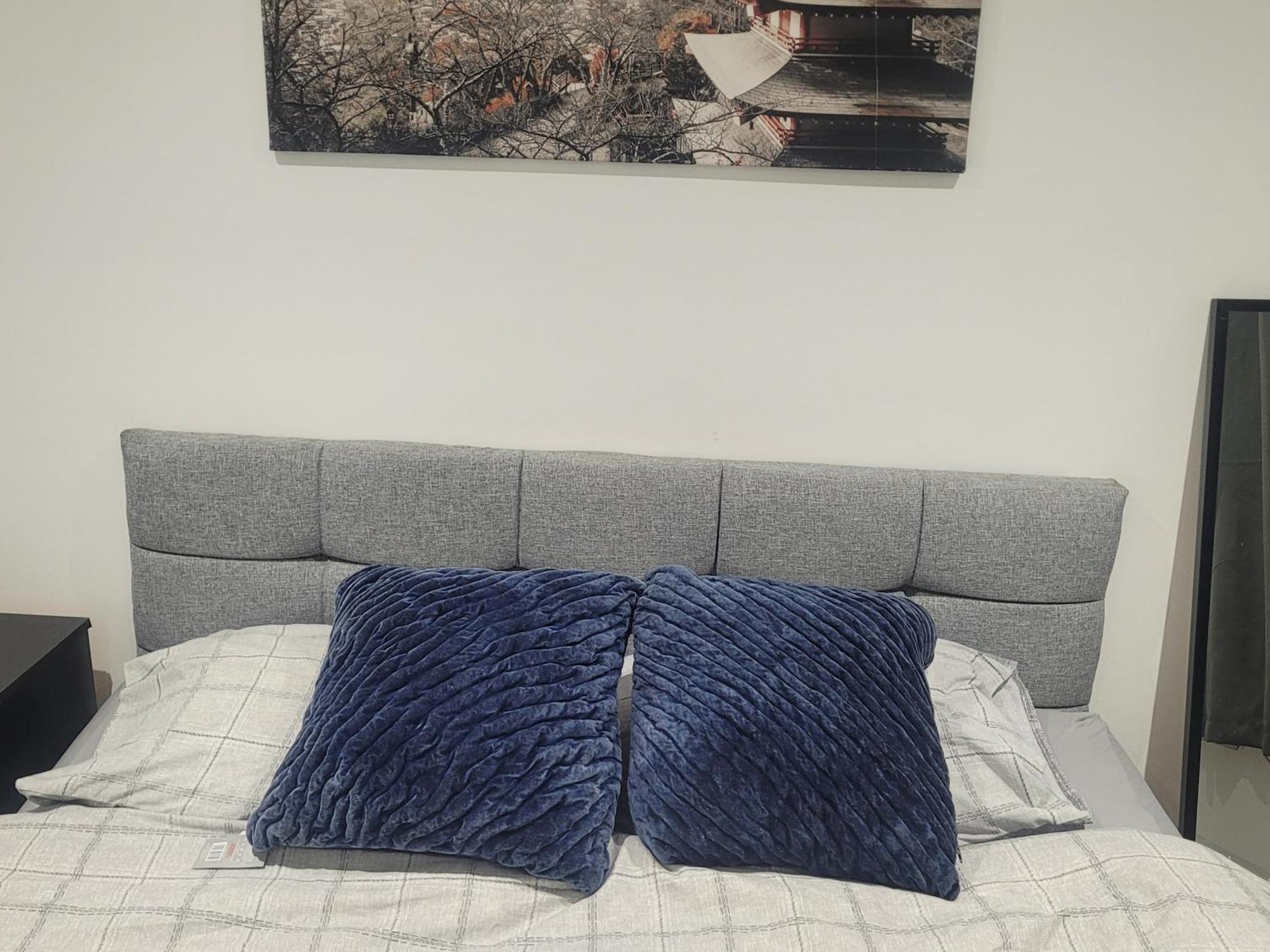 Guest house Private In A 2 Bed In Zone 2 *