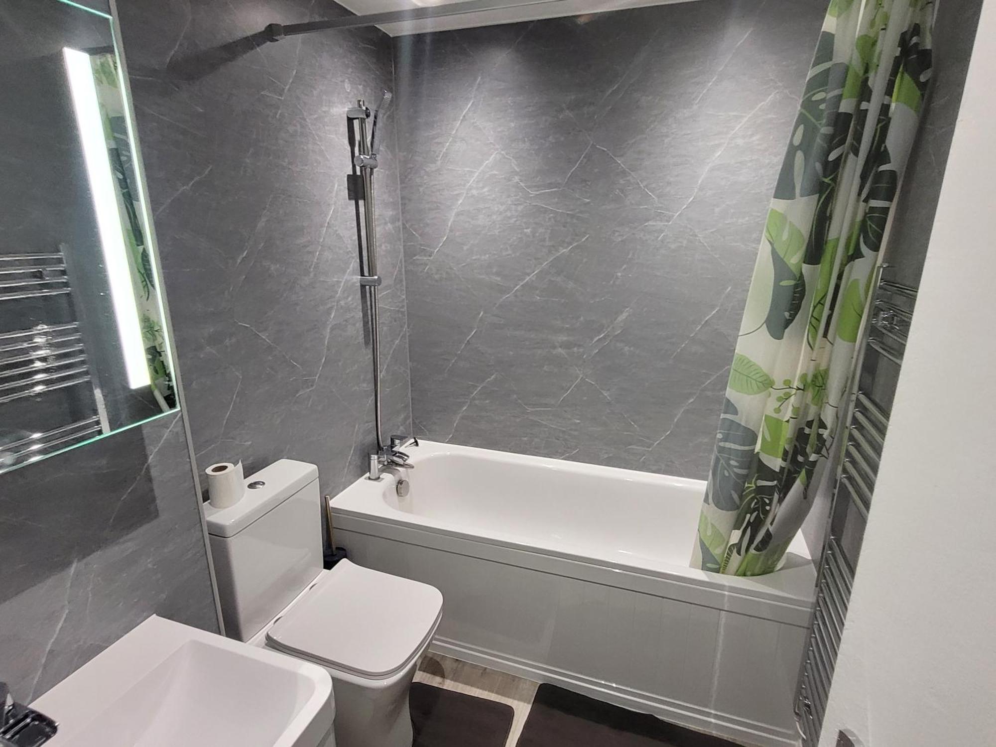 Guest house Private In A 2 Bed In Zone 2 *