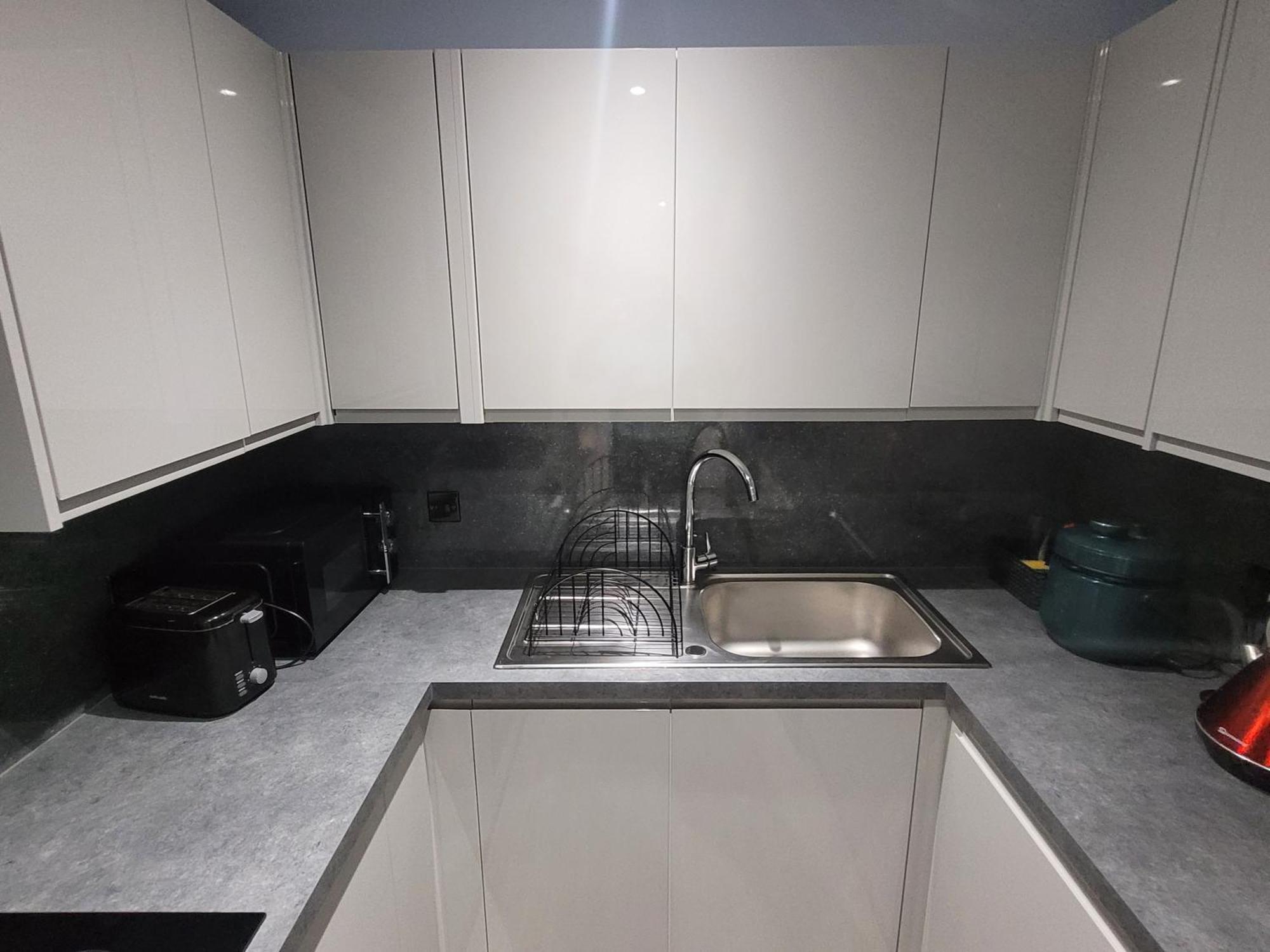 Private In A 2 Bed In Zone 2 * London