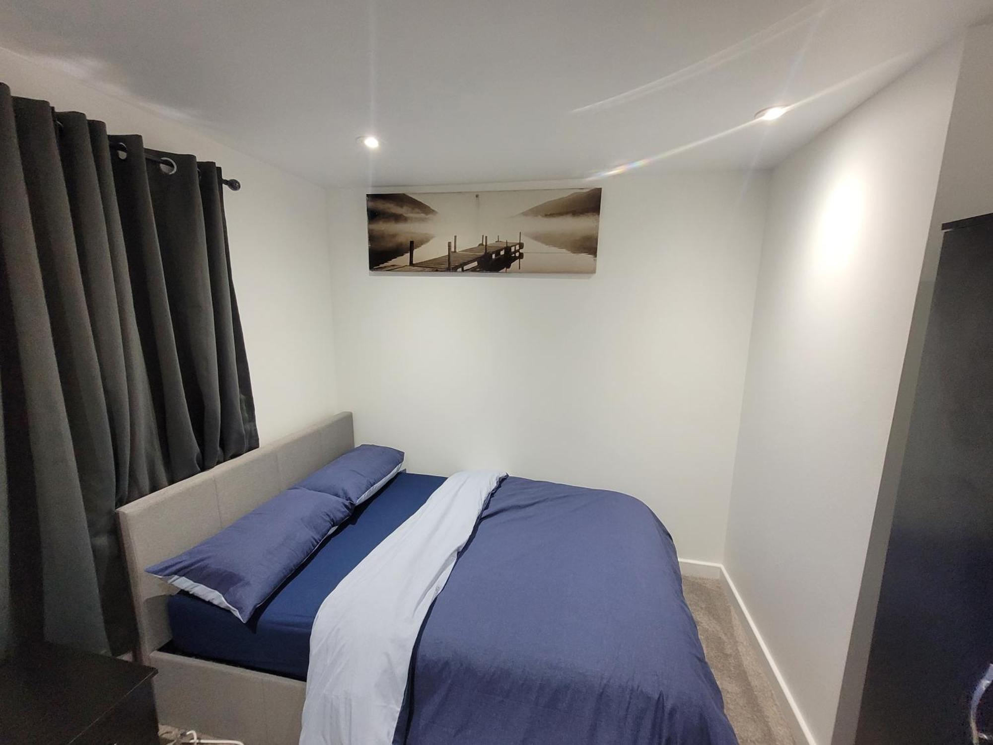 Private In A 2 Bed In Zone 2 * London