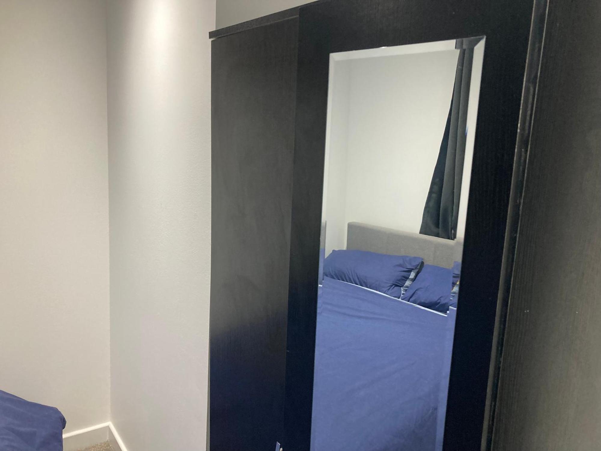 Guest house Private In A 2 Bed In Zone 2 *