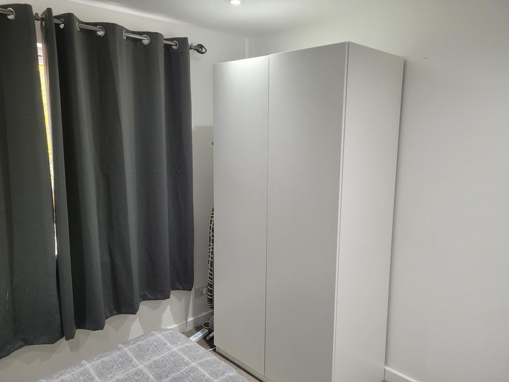 Private In A 2 Bed In Zone 2 *