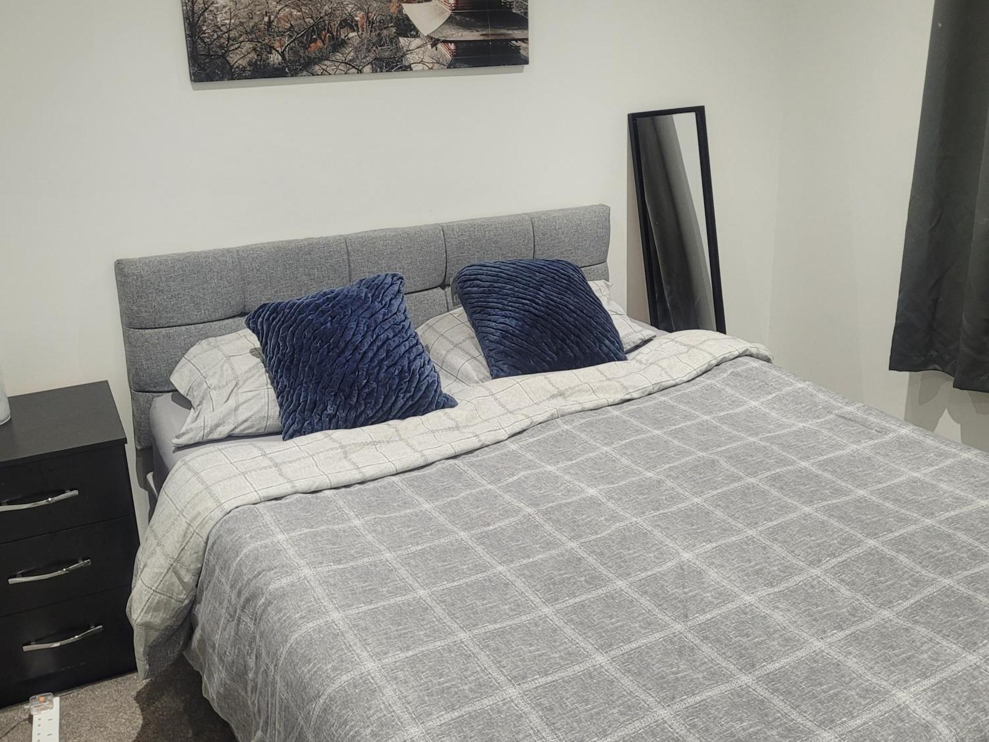 Private In A 2 Bed In Zone 2