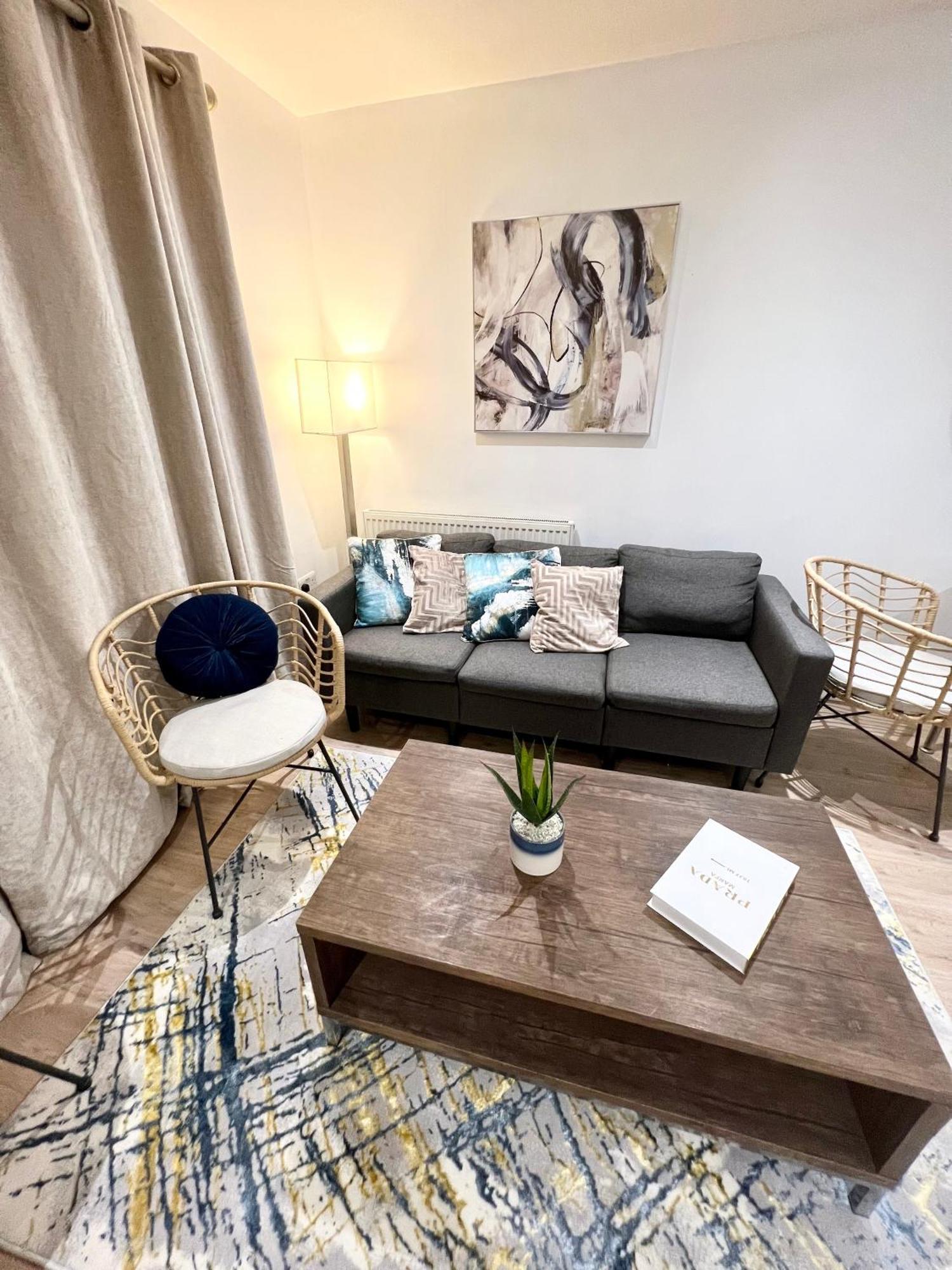 Luxury 2 Bed 2 Bath Zone Two Appartement Londres