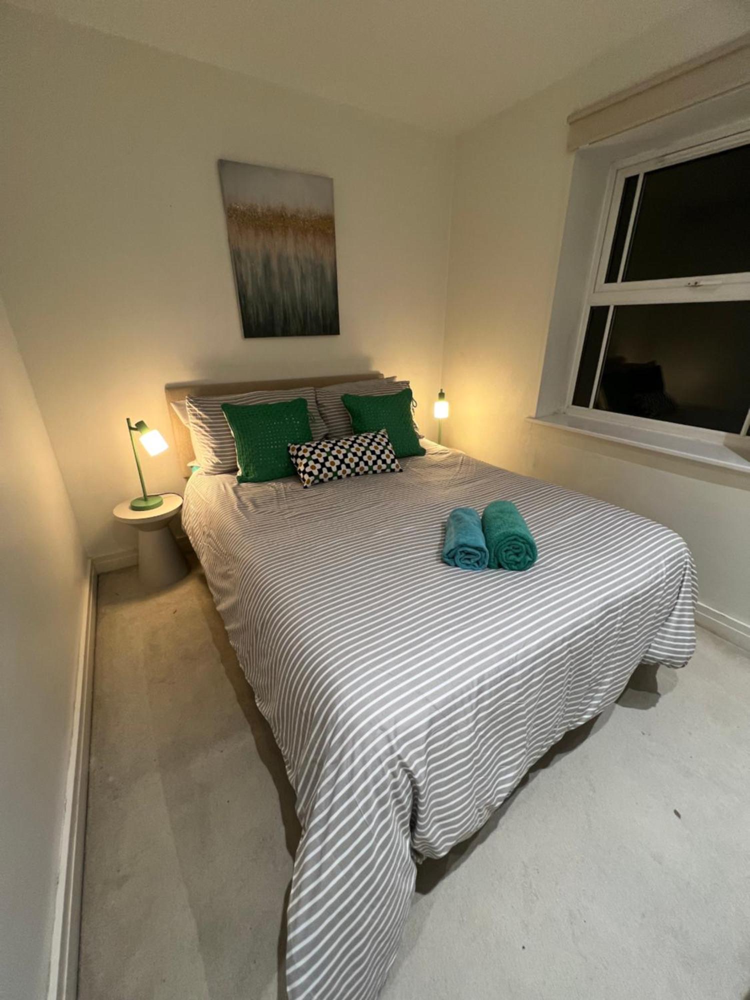 Luxury 2 Bed 2 Bath Zone Two Appartement Londres