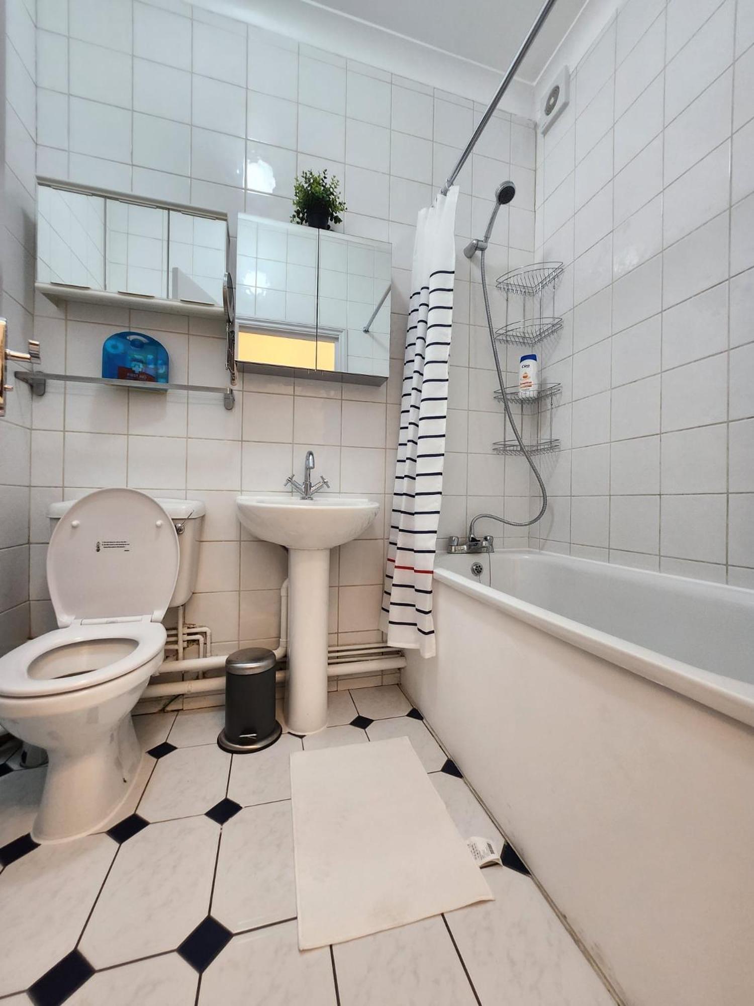 St 6 - 2 Min Walk From Tube Cozy Londres