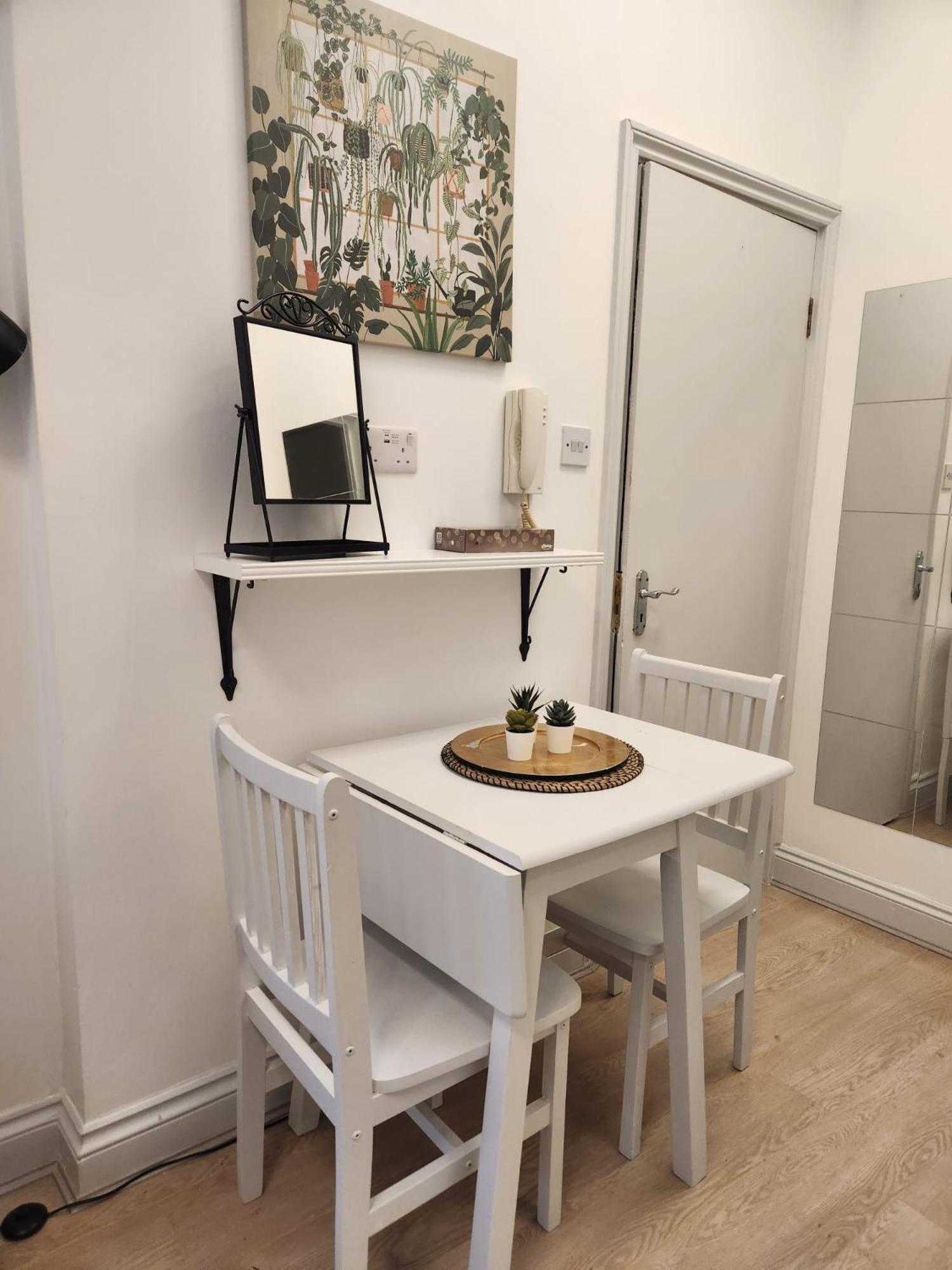 Appartement St 6 - 2 Min Walk From Tube Cozy