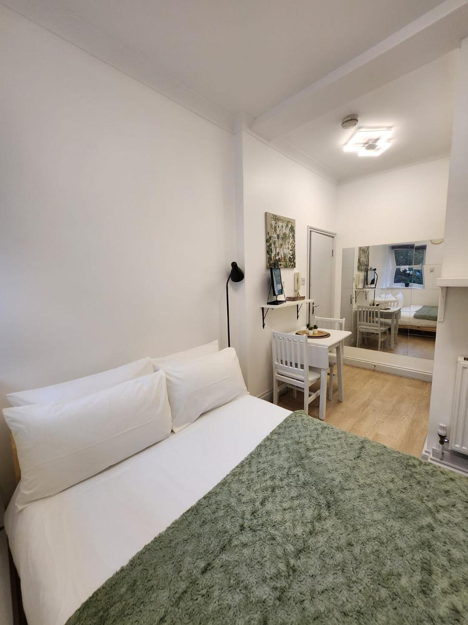 St 6 - 2 Min Walk From Tube Cozy Londres