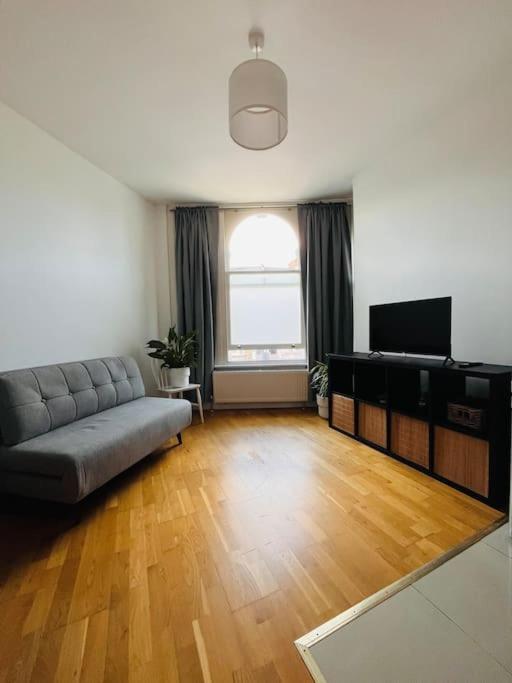 Charming 1 Bedroom Flat In Finsbury Park * Londres