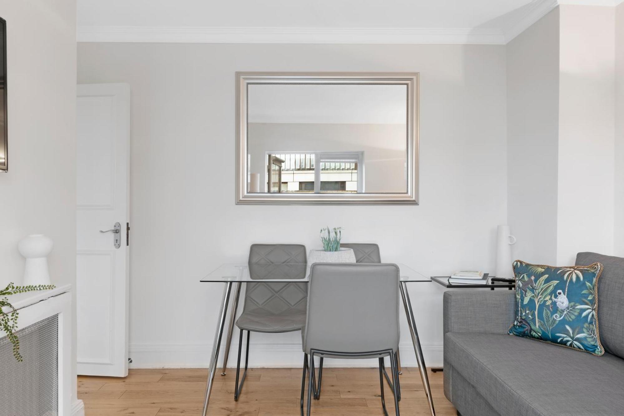 1 Bed-mayfair-private Balcony * Londres