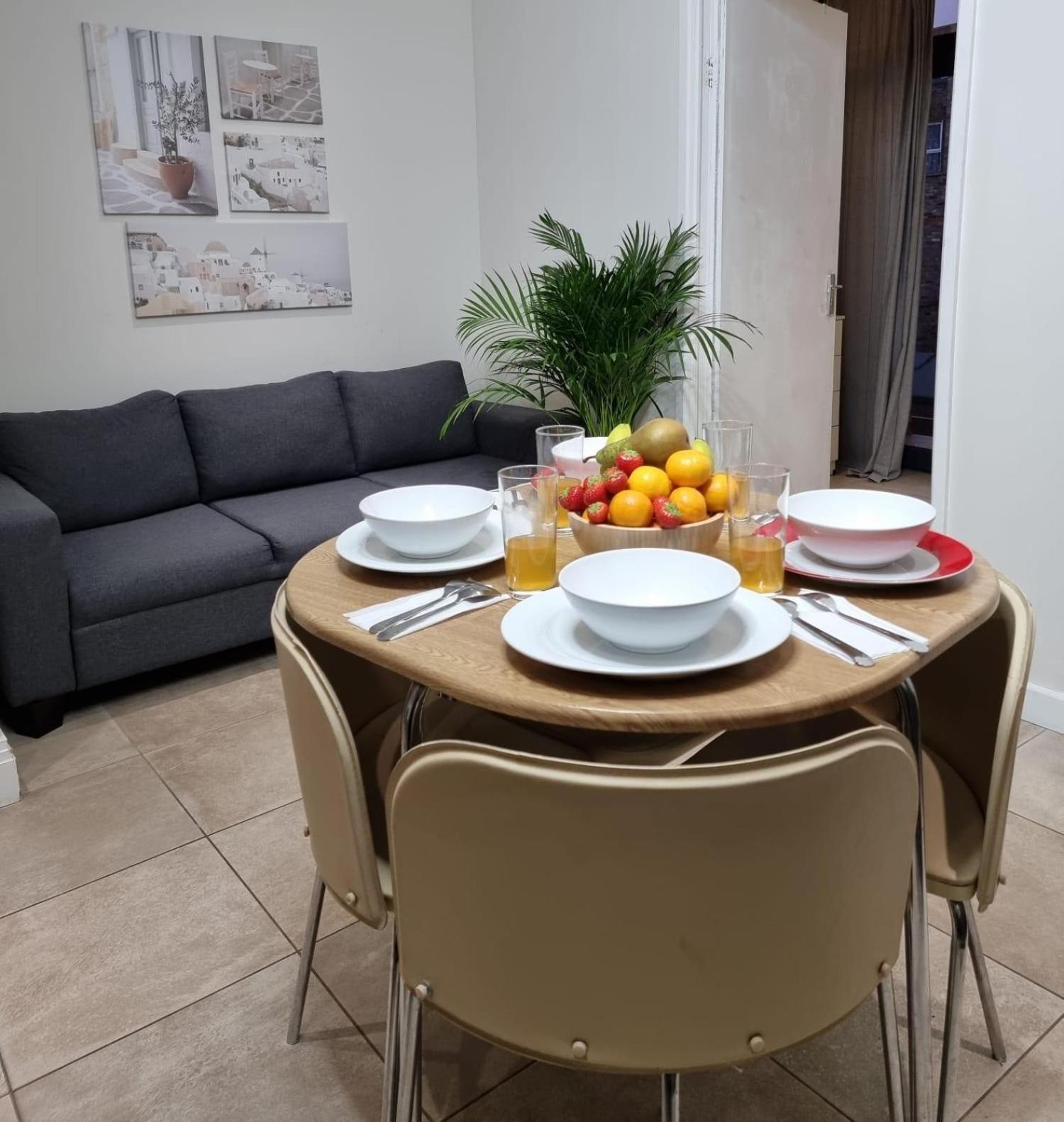 Luxury 4-bed With Balcony & Garden, Near Emirates Stadium, 15 Mins To Apartamento Londres