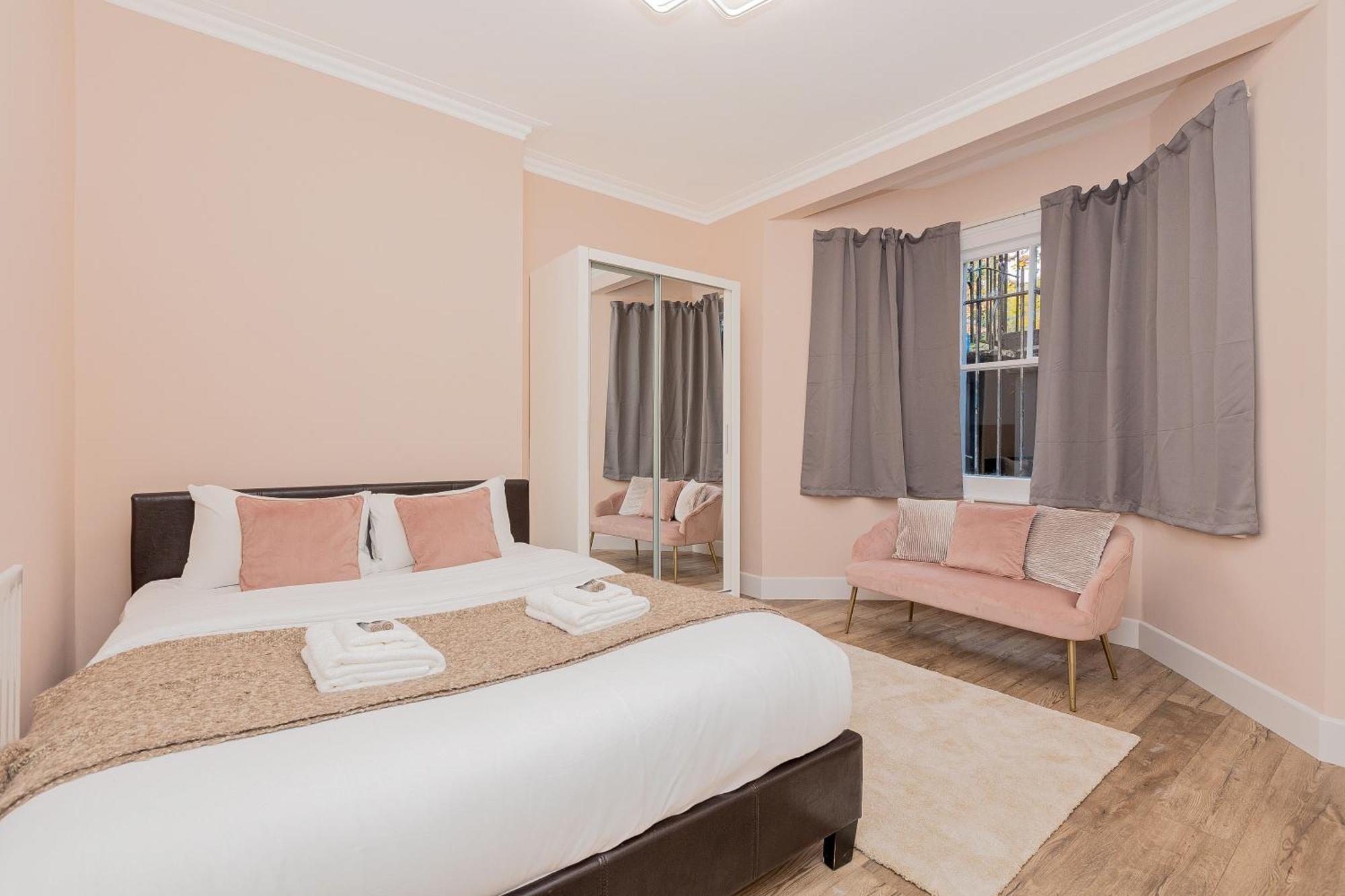 2br Flat In Kensington, 2 Mints Earl's Court Tube Apartamento Londres