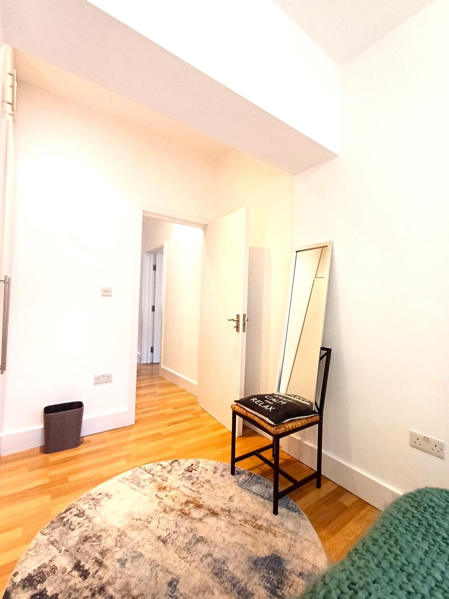 Olympia 2 Bed Terrace Appartement *