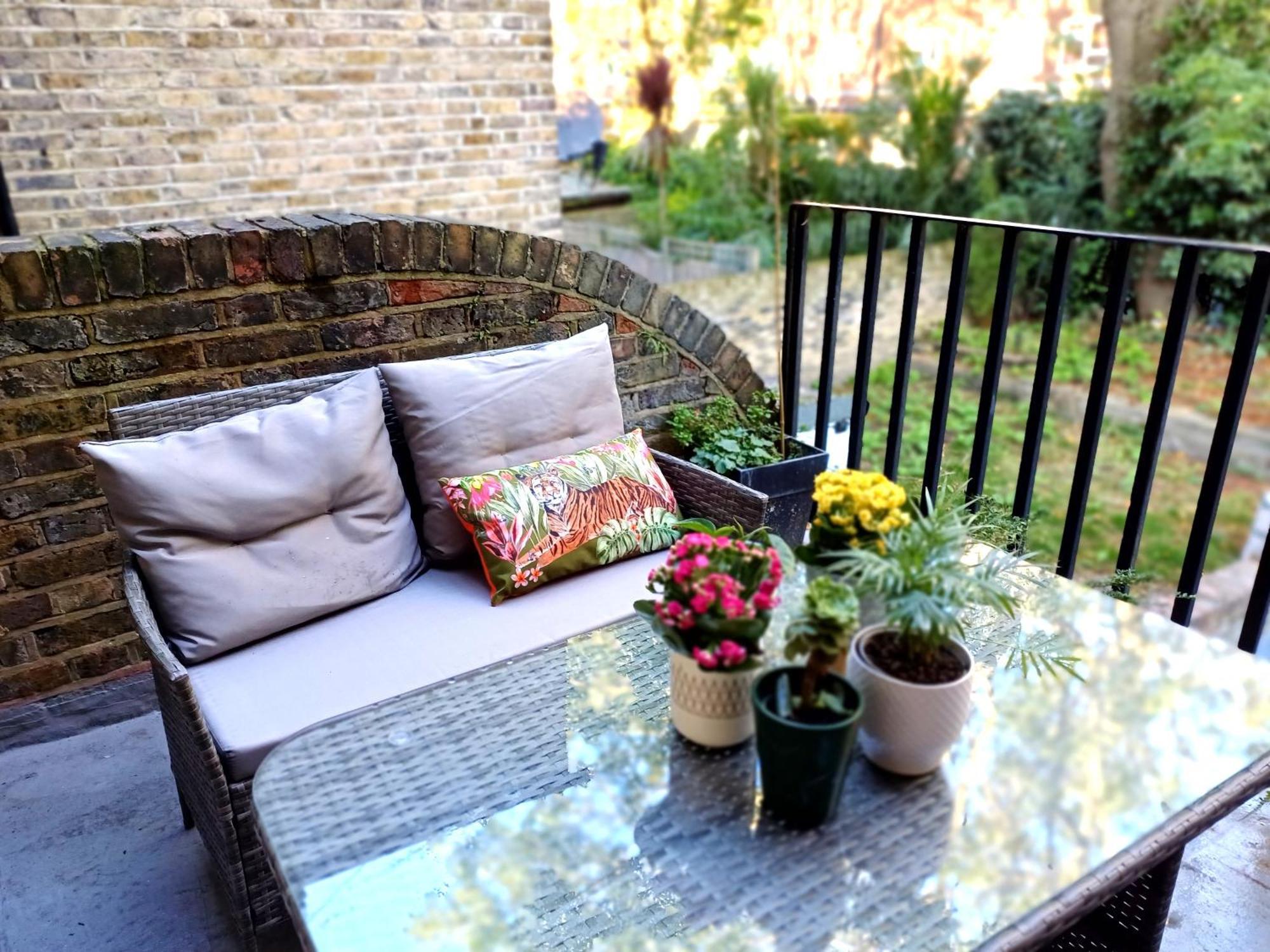 Olympia 2 Bed Terrace Londres