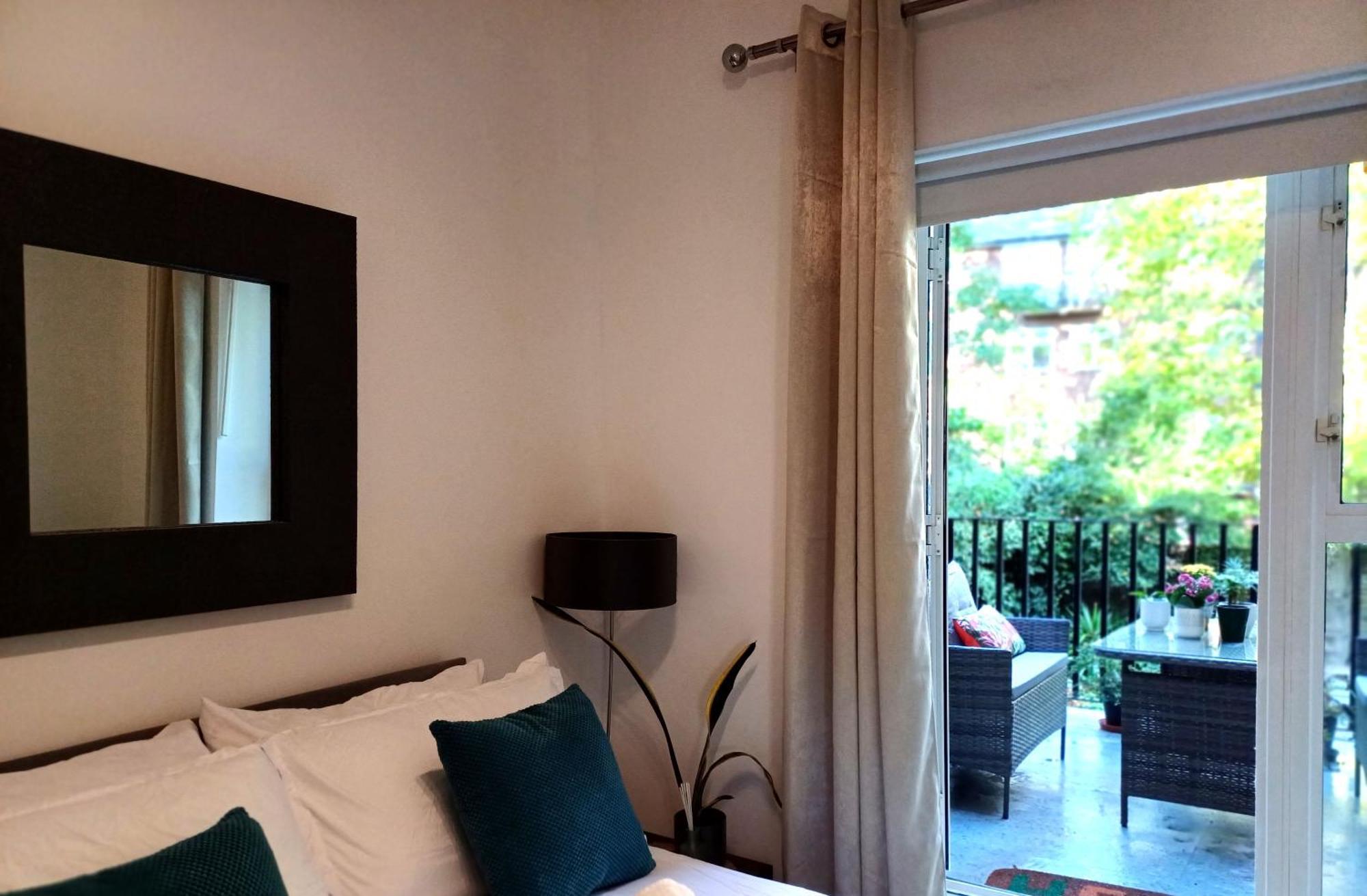 Olympia 2 Bed Terrace Appartement *