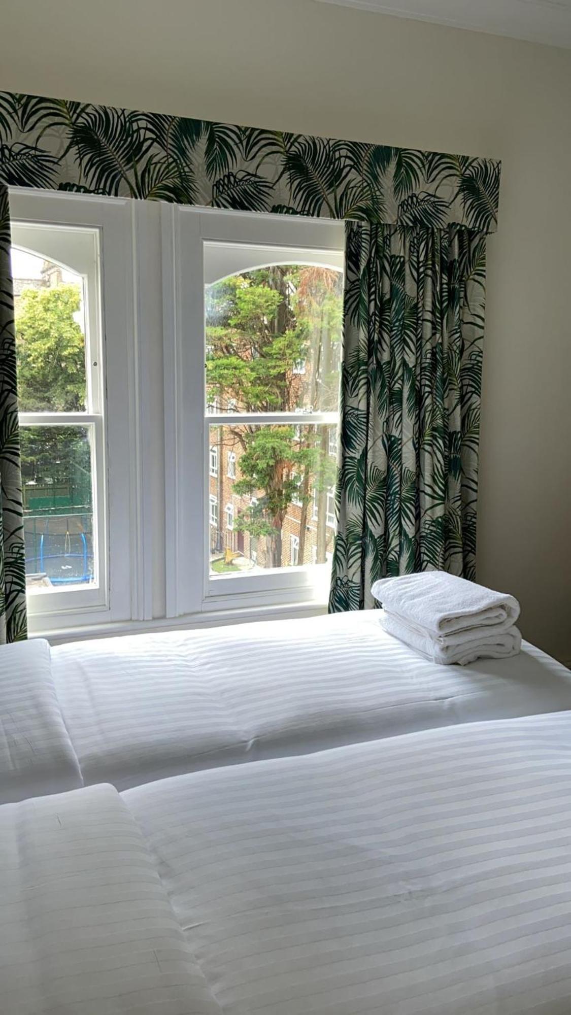 Marldon Olympia * London