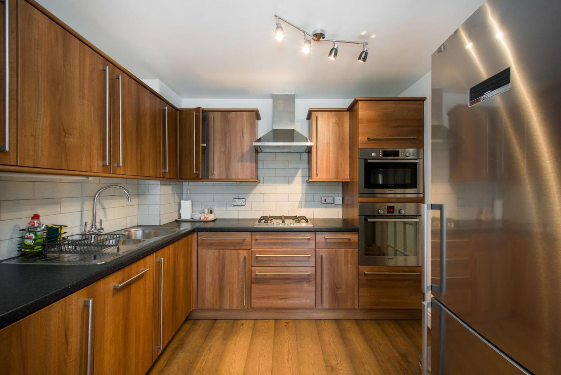 Views For Days - Fitzrovia - By Frankie Says Apartamento