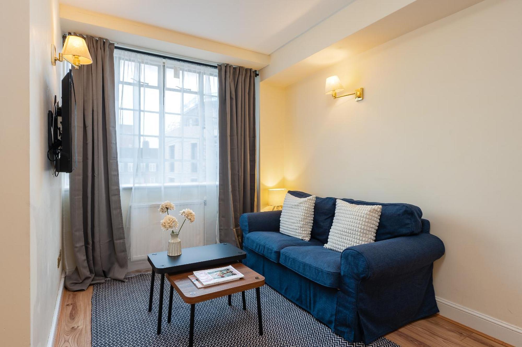 Capital One Bedroom Flat Chelsea Cloisters 724 Londres