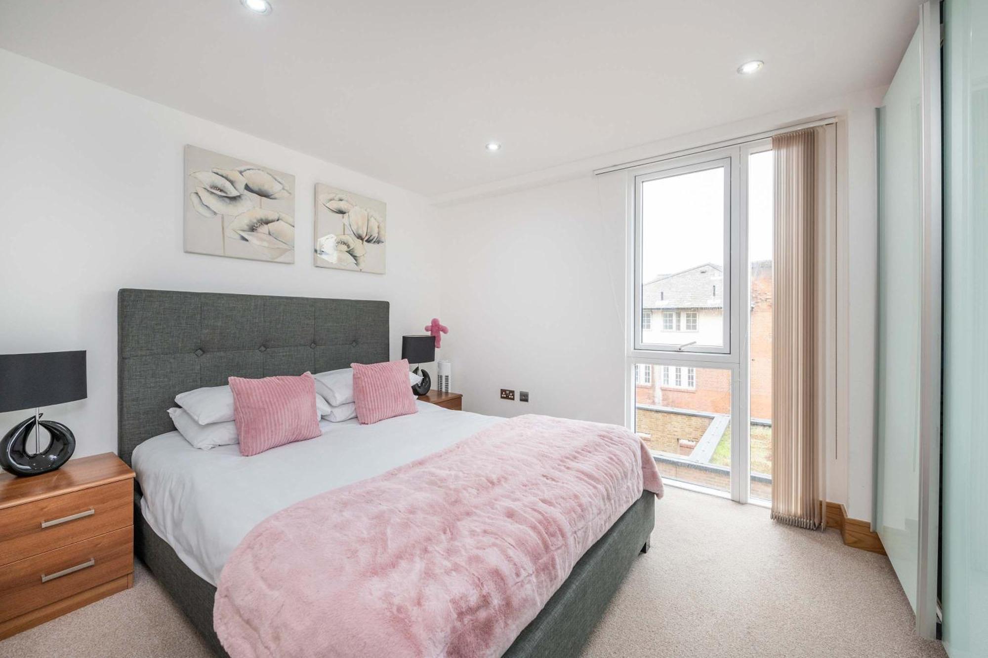 The King's - St Pancras - By Frankie Says Apartment *
