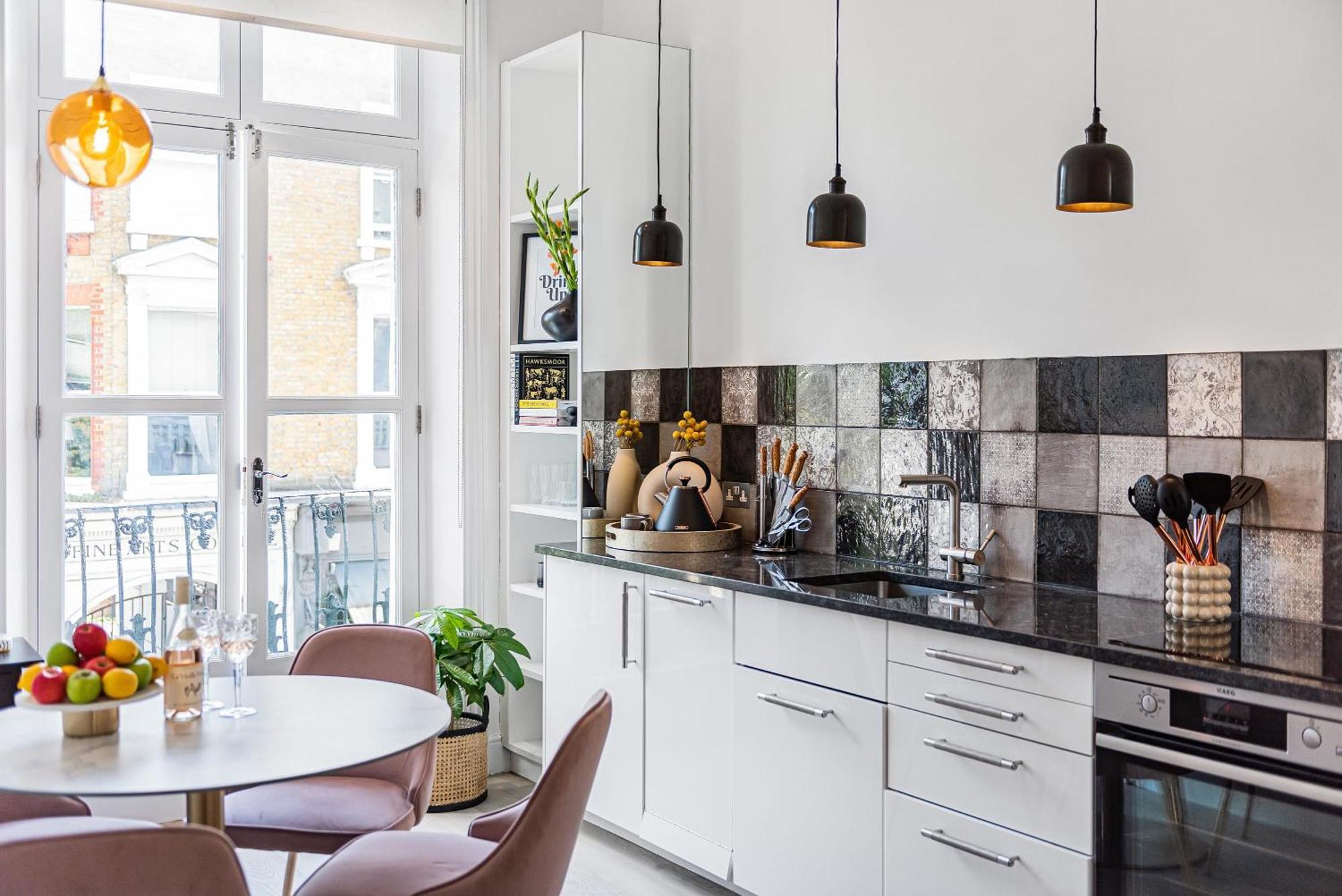 Lady On The Lane- 2 Bed Primrose Hill Londen