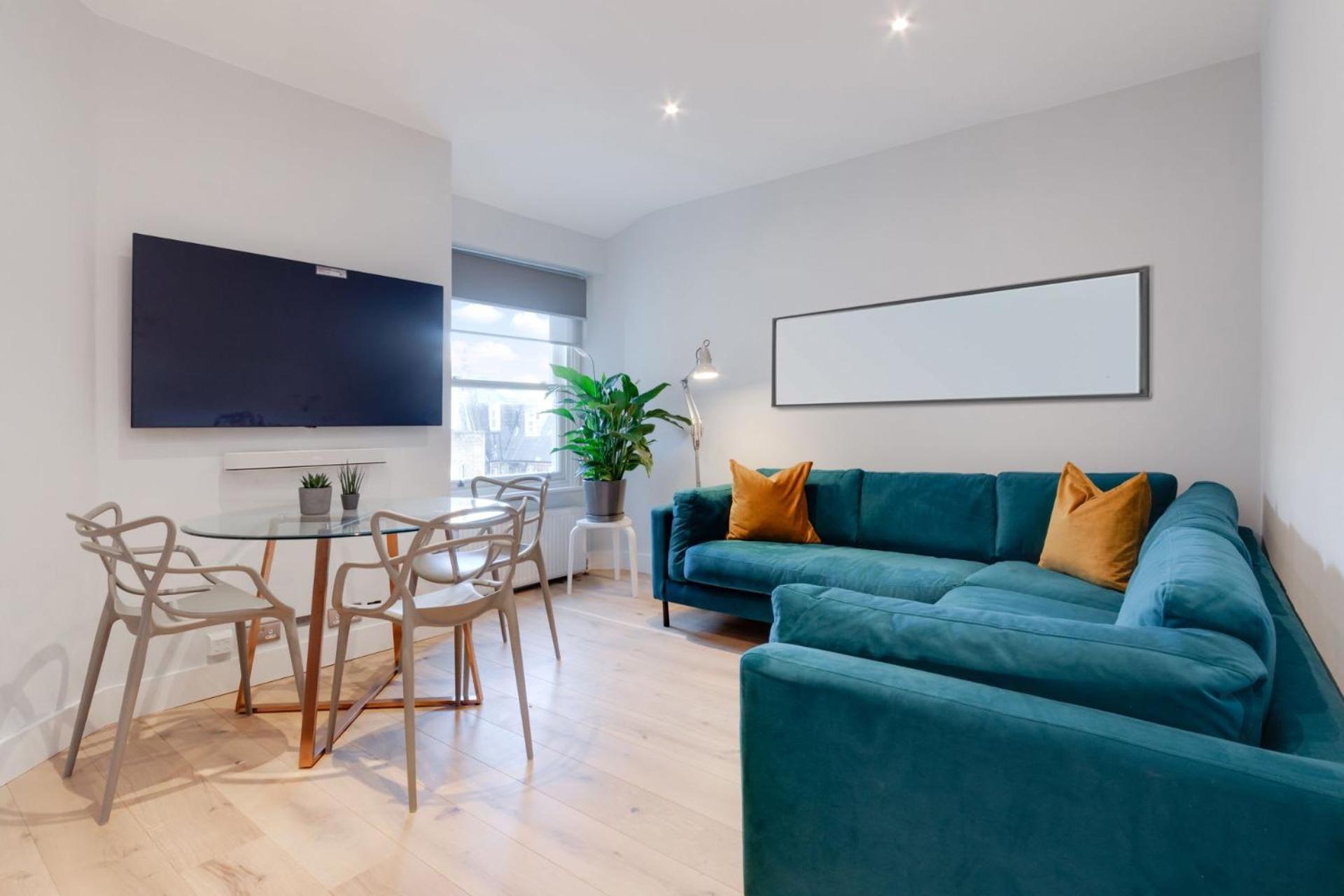 Stairway To Heaven - Fitzrovia - By Frankie Says Apartamento *