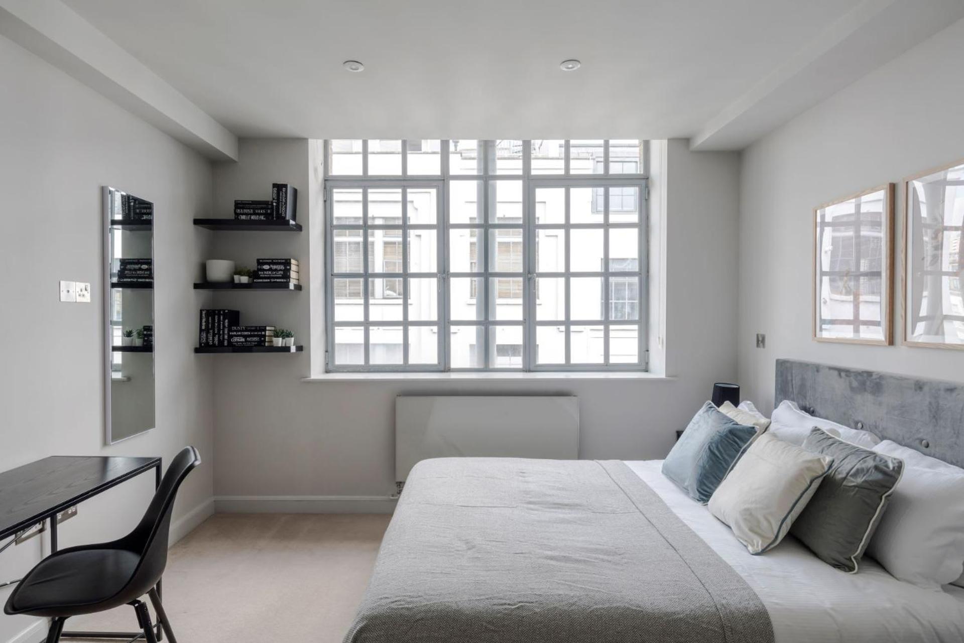London's Calling - Farringdon - By Frankie Says