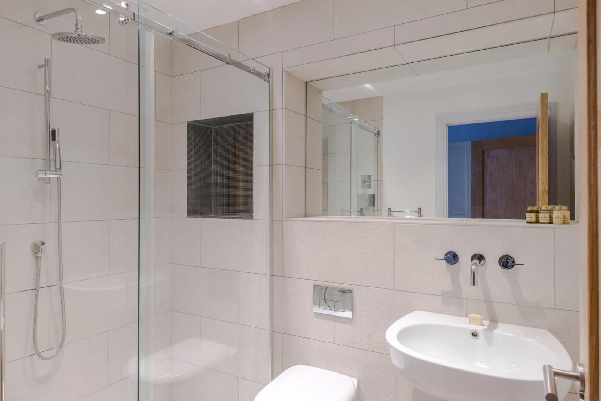 Apartamento Law & Order - Farringdon - By Frankie Says *