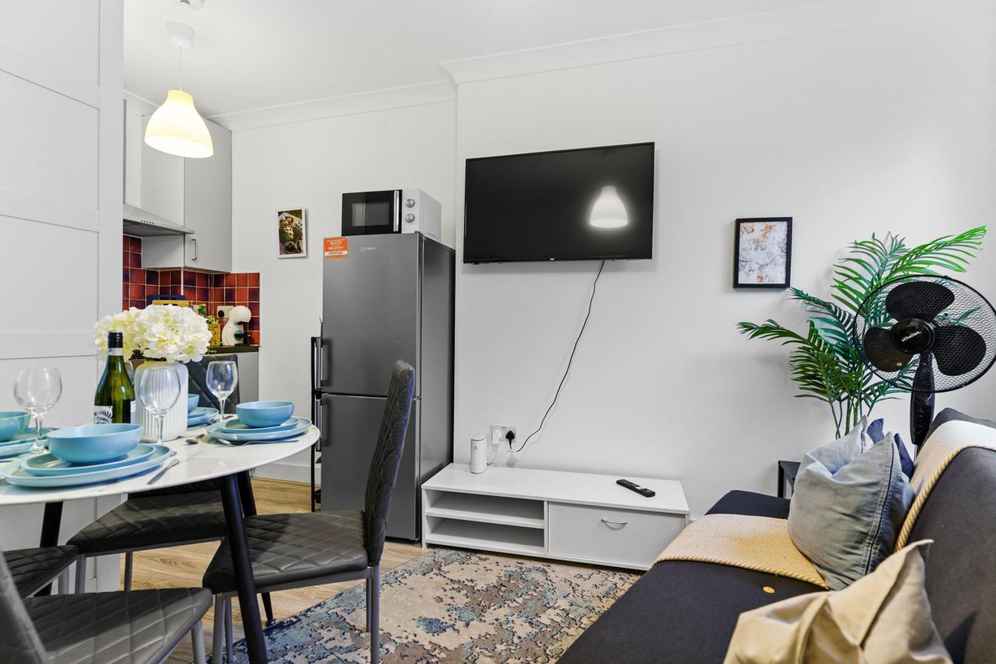 Livestay Affordable One Bedroom & Studio In India Docks E14 * Londres