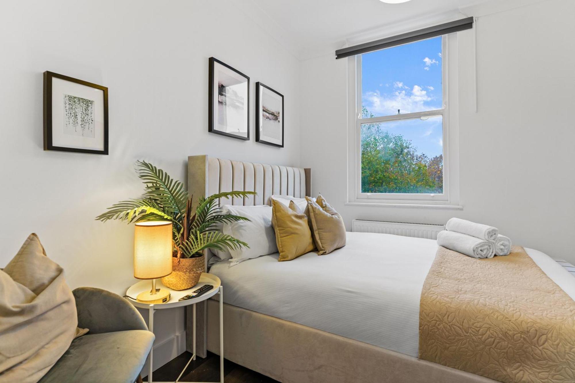 Livestay Affordable One Bedroom & Studio In India Docks E14