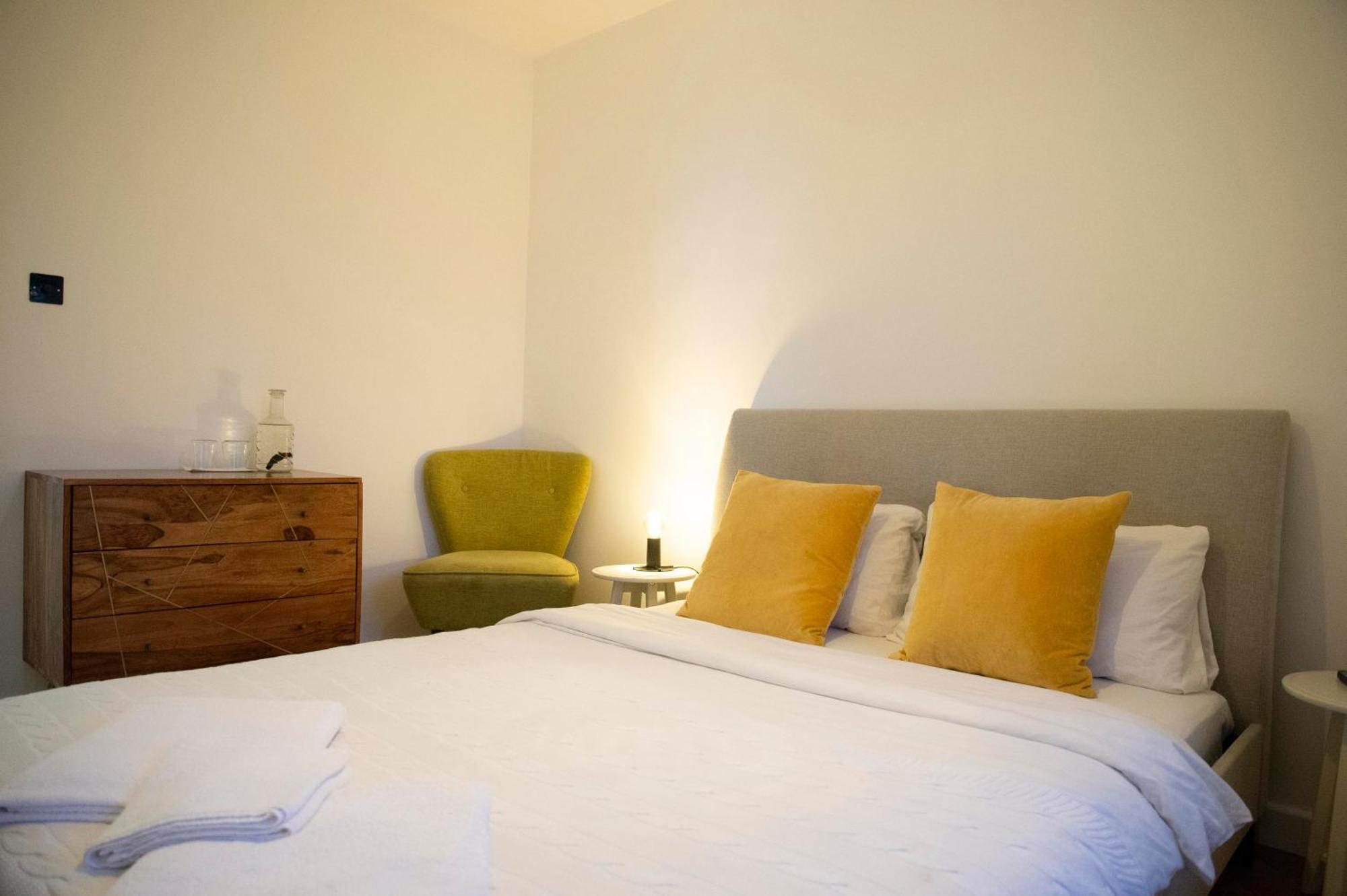 Sunny, Cosy And Central Near Eye Apartamento