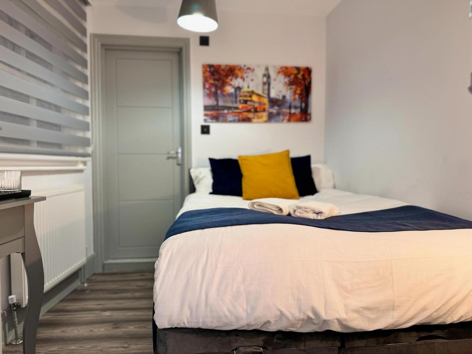 Camden Luxury Flats And En-suit * Londen