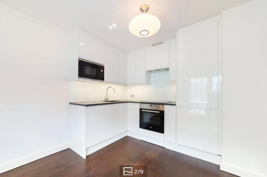 2br Penthouse With Balcony Appartement Londres