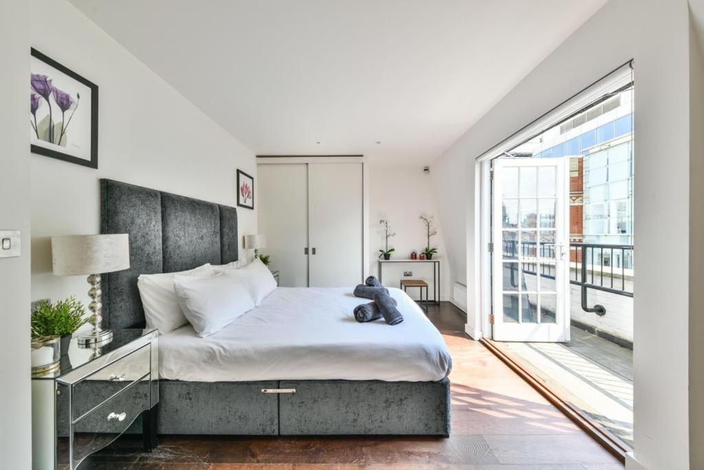 2br Penthouse With Balcony Appartement Londres