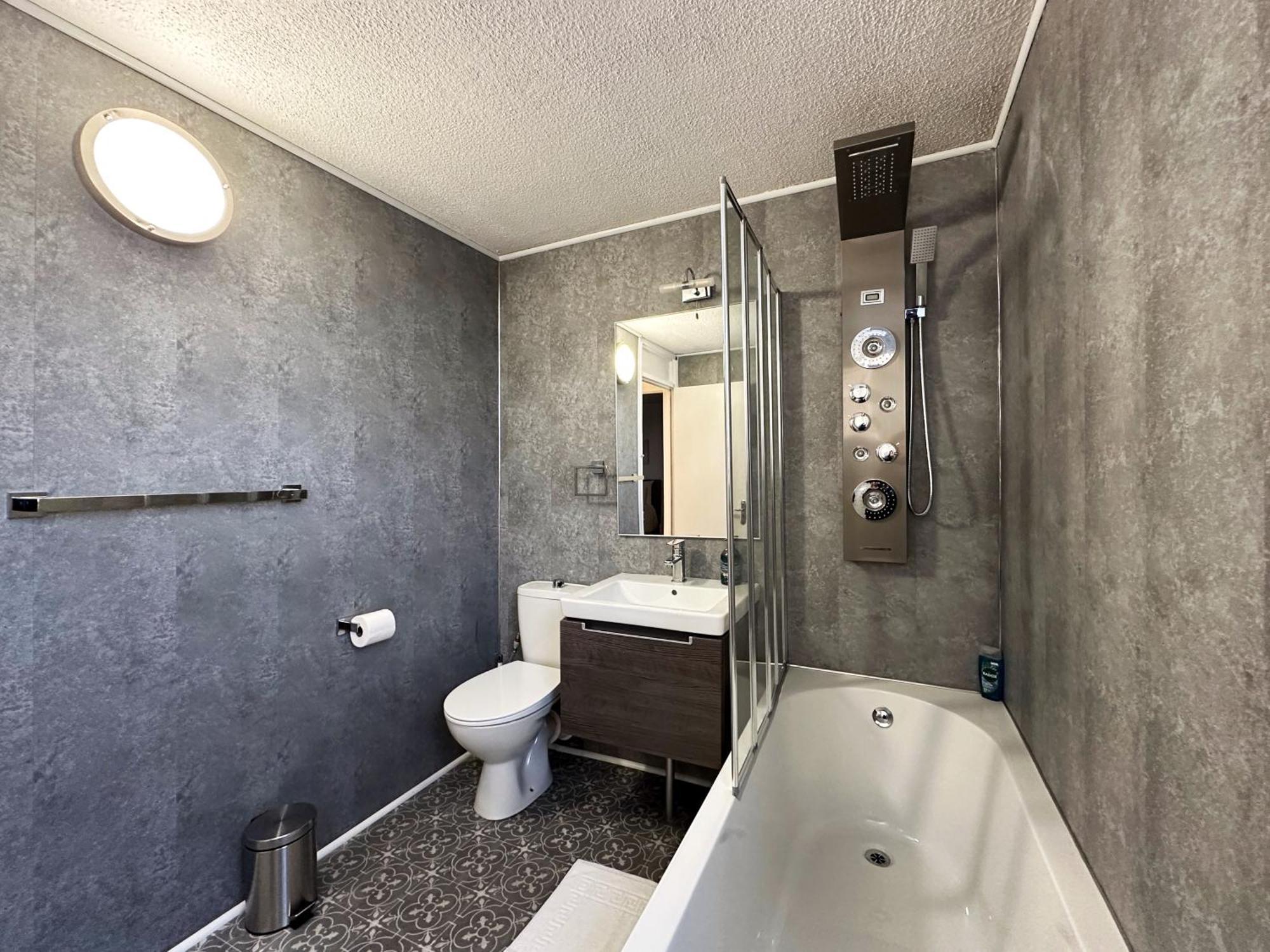 Aria's Place In Chelsea - 2 King Size Bed, 1 Double Bed Apartamento