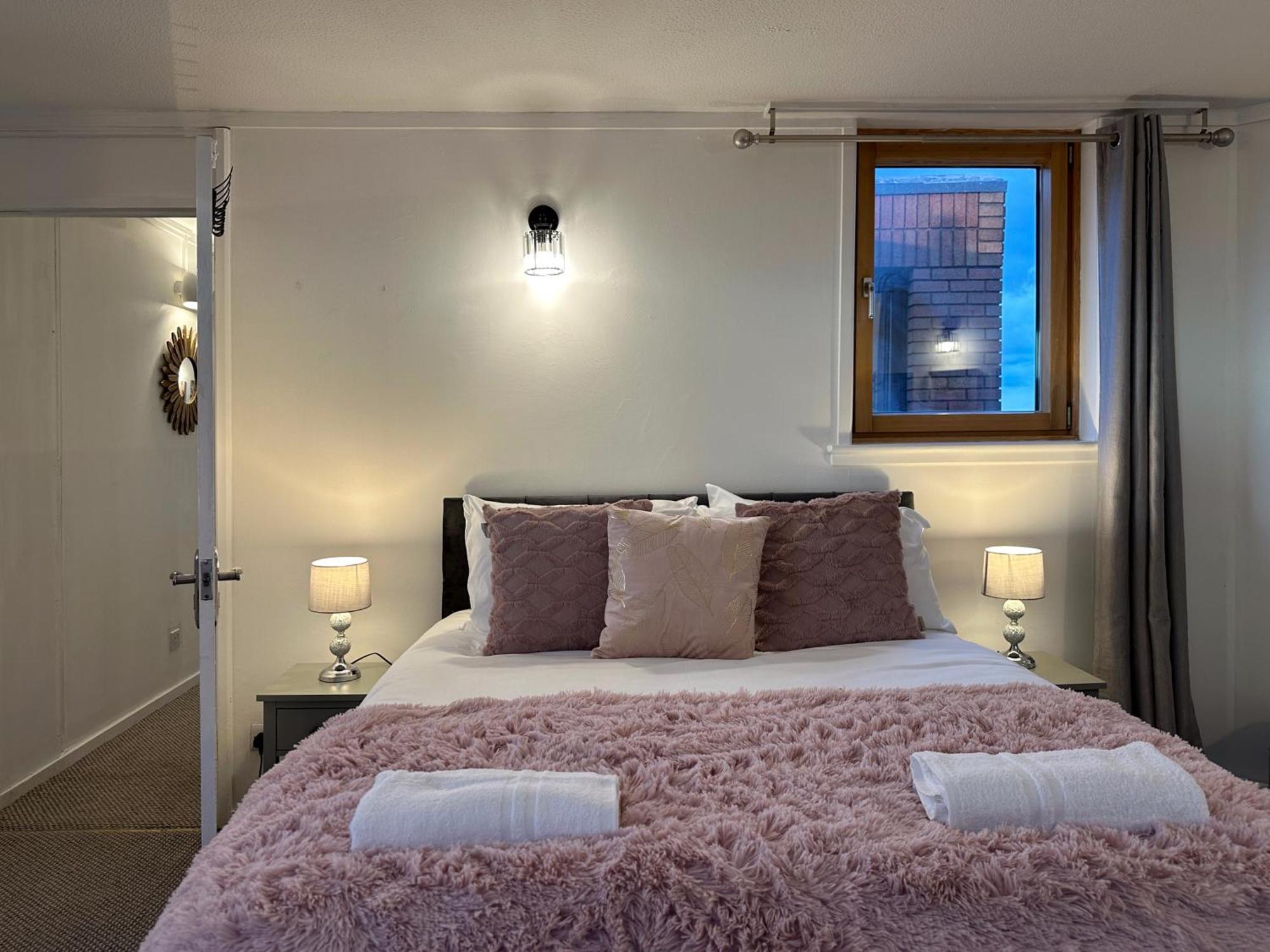 Aria's Place In Chelsea - 2 King Size Bed, 1 Double Bed Apartamento *