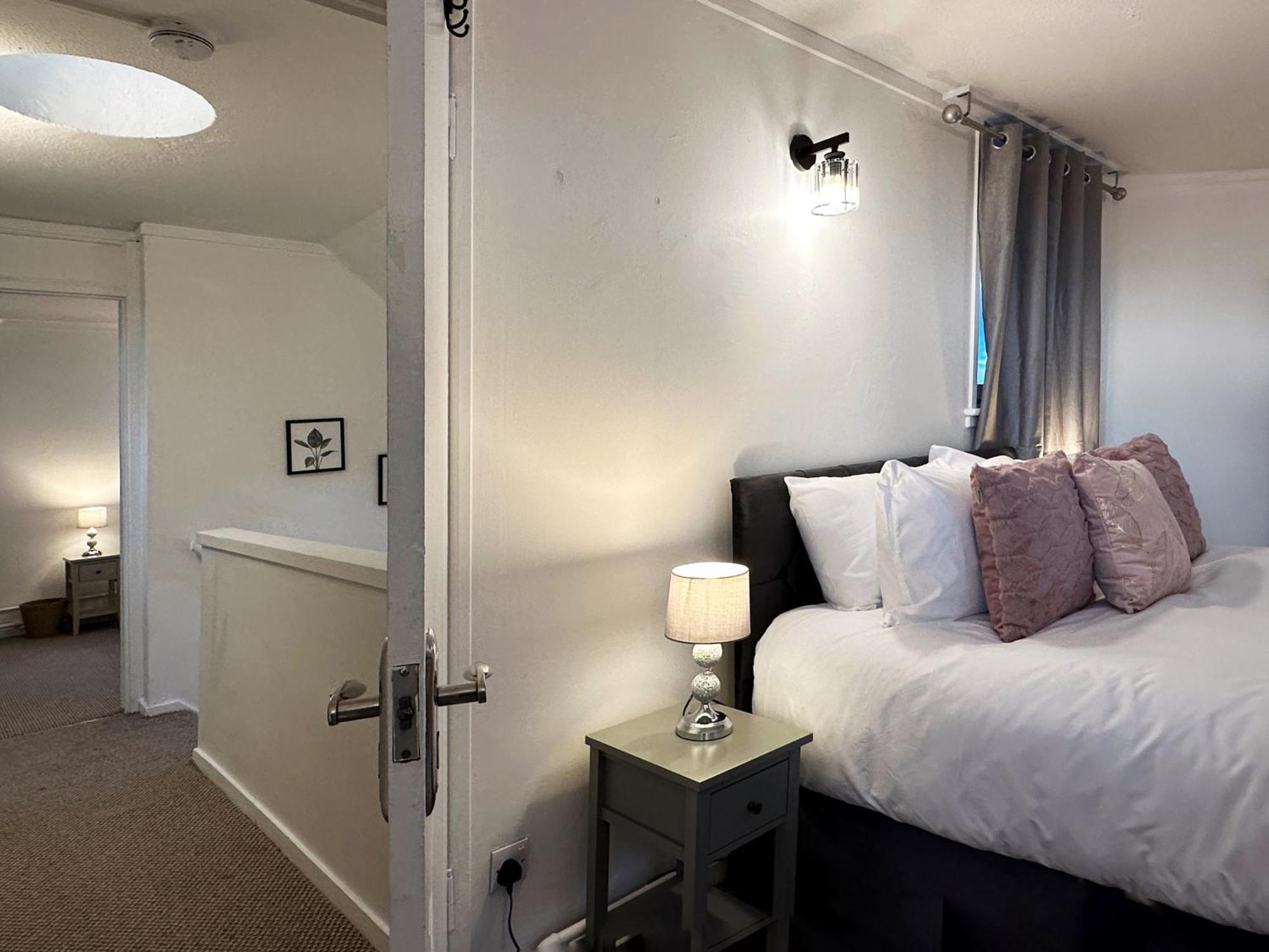 Aria's Place In Chelsea - 2 King Size Bed, 1 Double Bed *