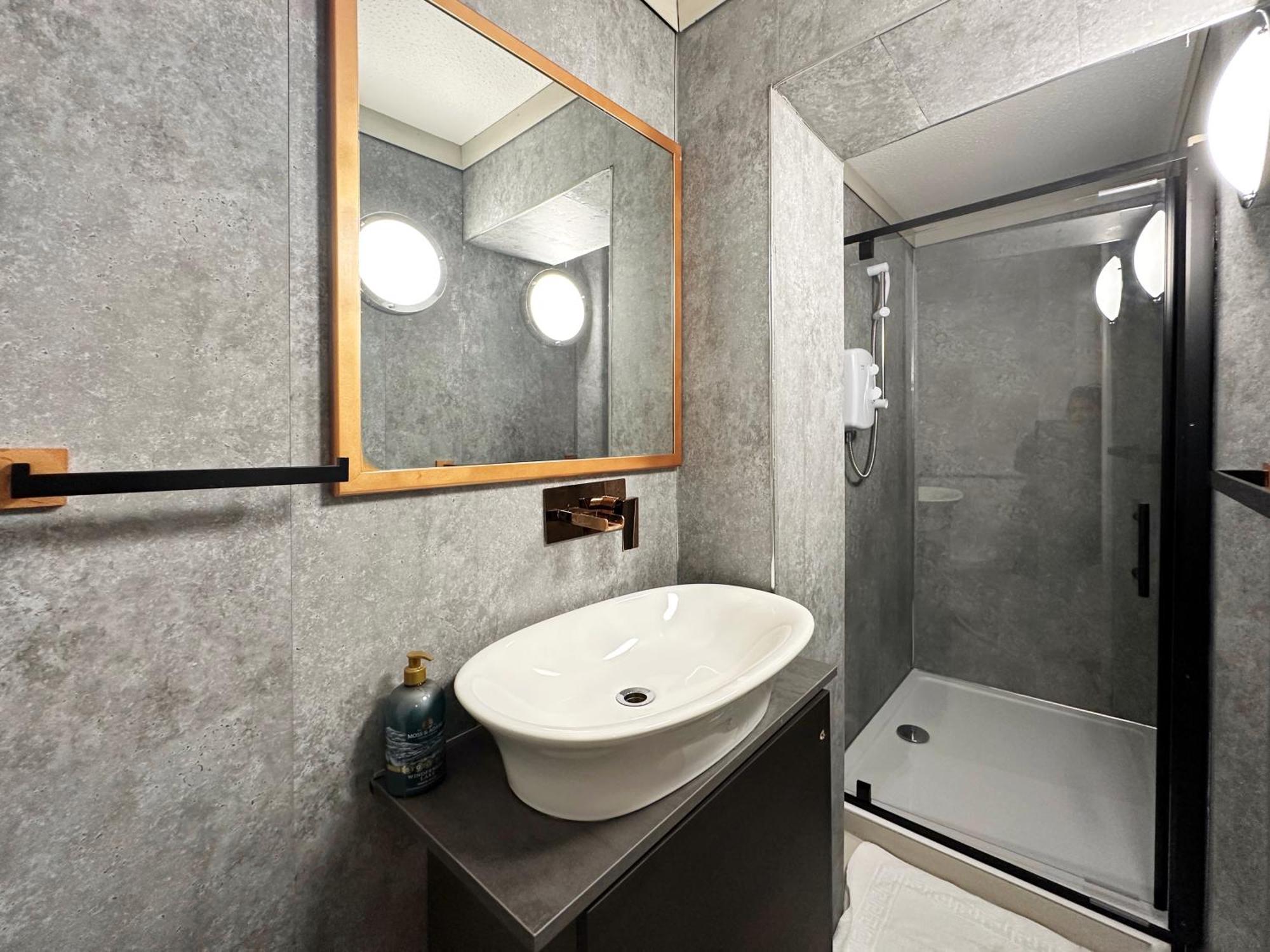 Aria's Place In Chelsea - 2 King Size Bed, 1 Double Bed * Londres