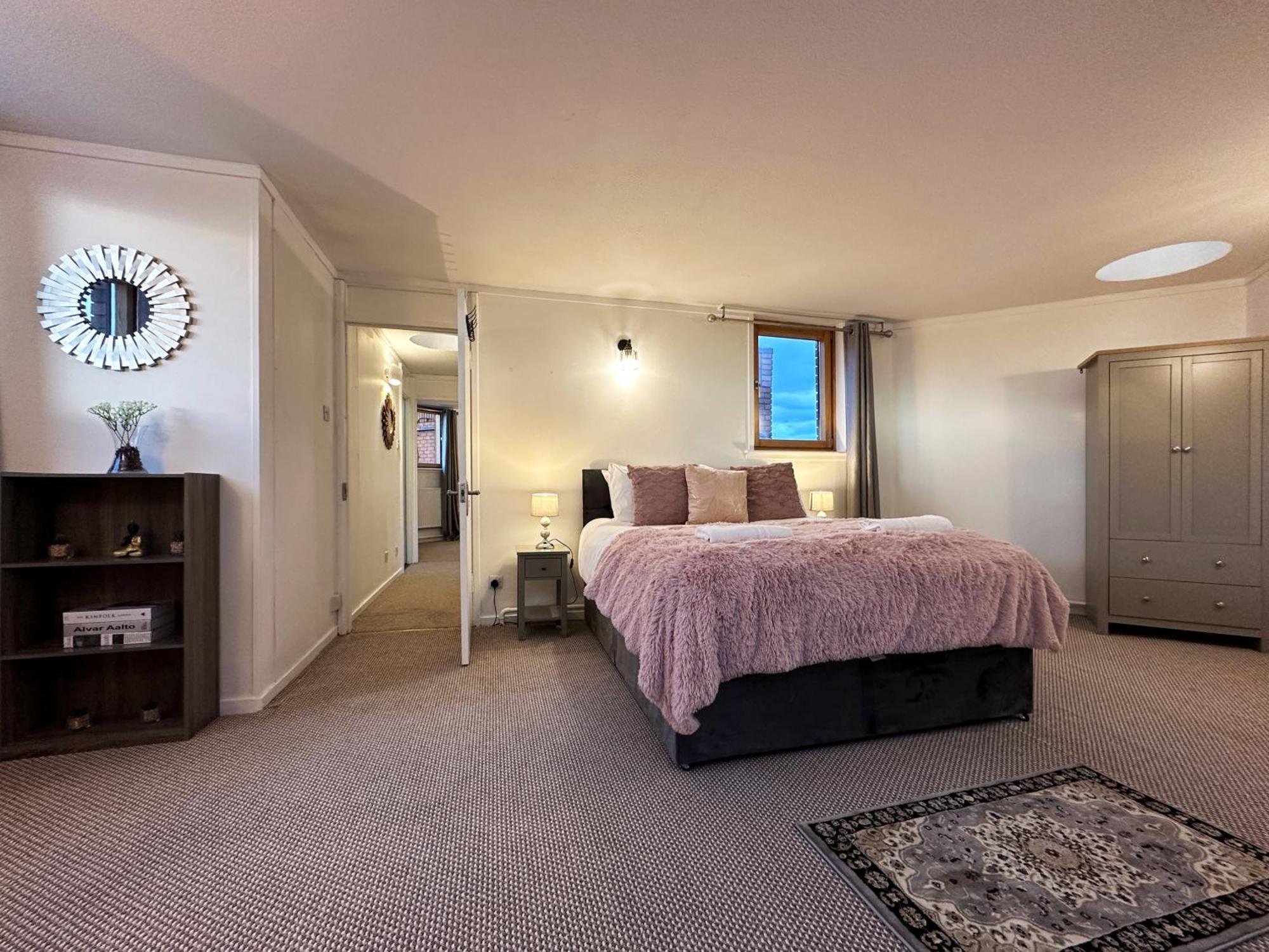 Aria's Place In Chelsea - 2 King Size Bed, 1 Double Bed
