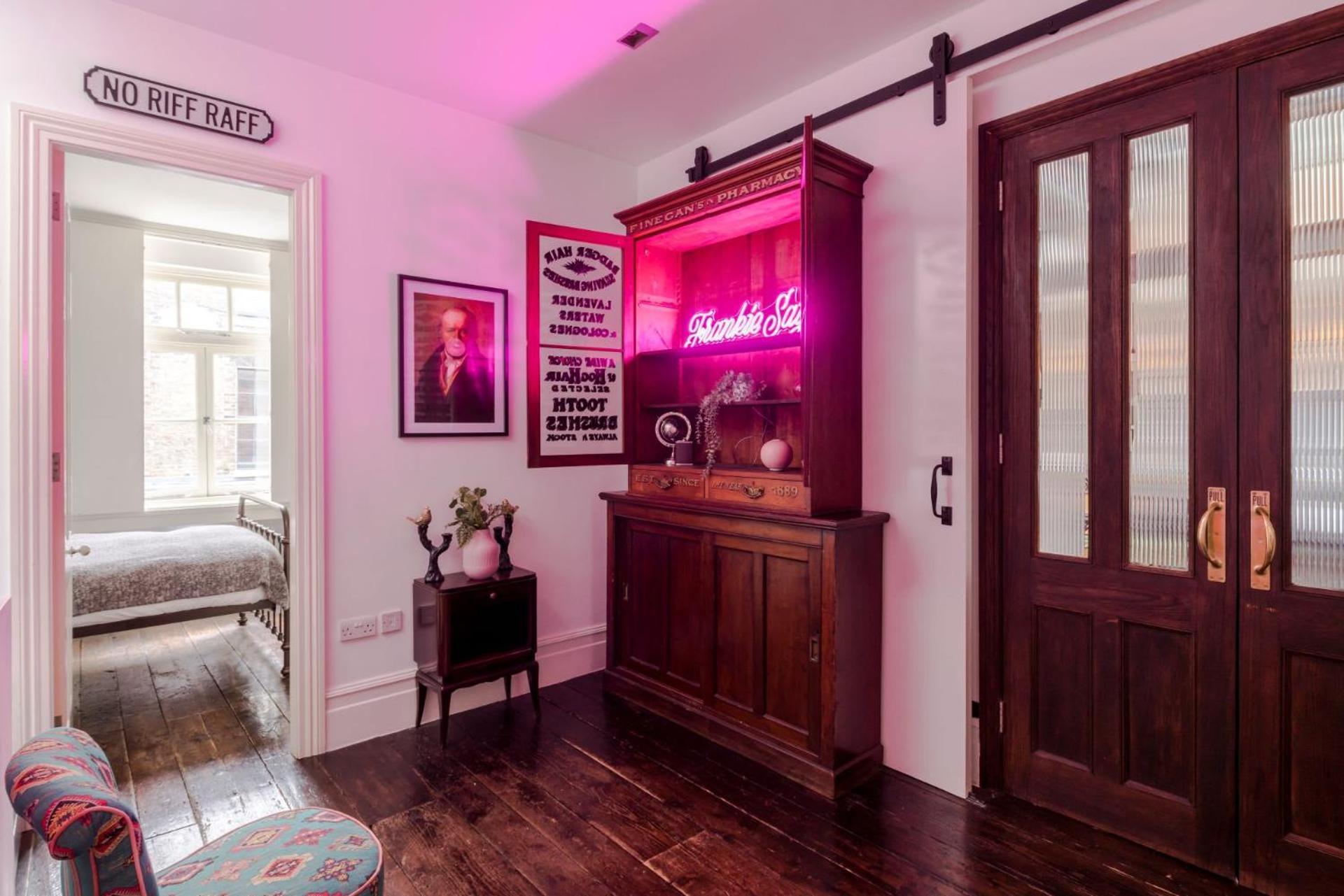 The Cheeky Hideaway-borough- By Frankie Says * Londres
