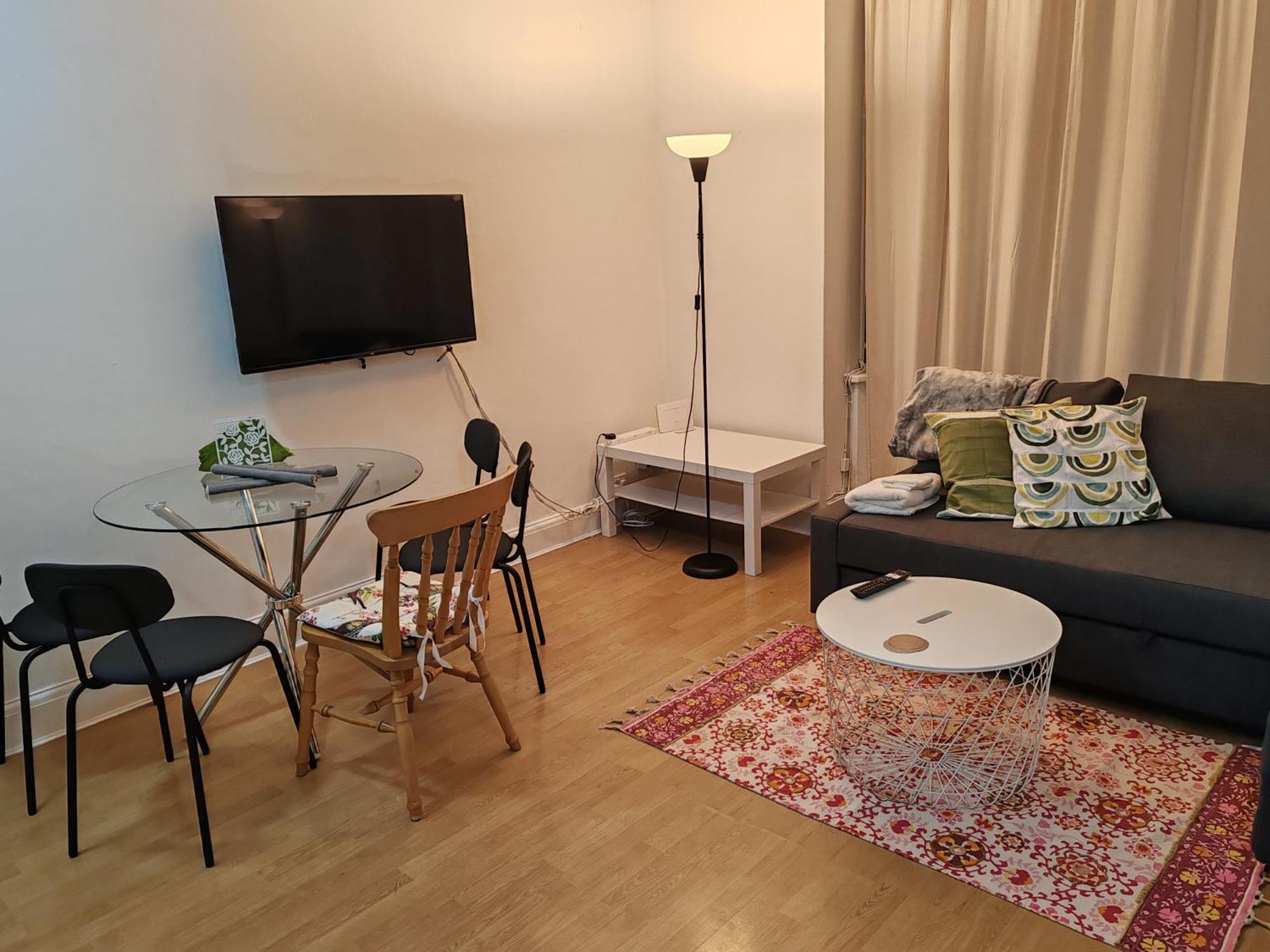 Two Bedroom In Queensway, W2, * Londres