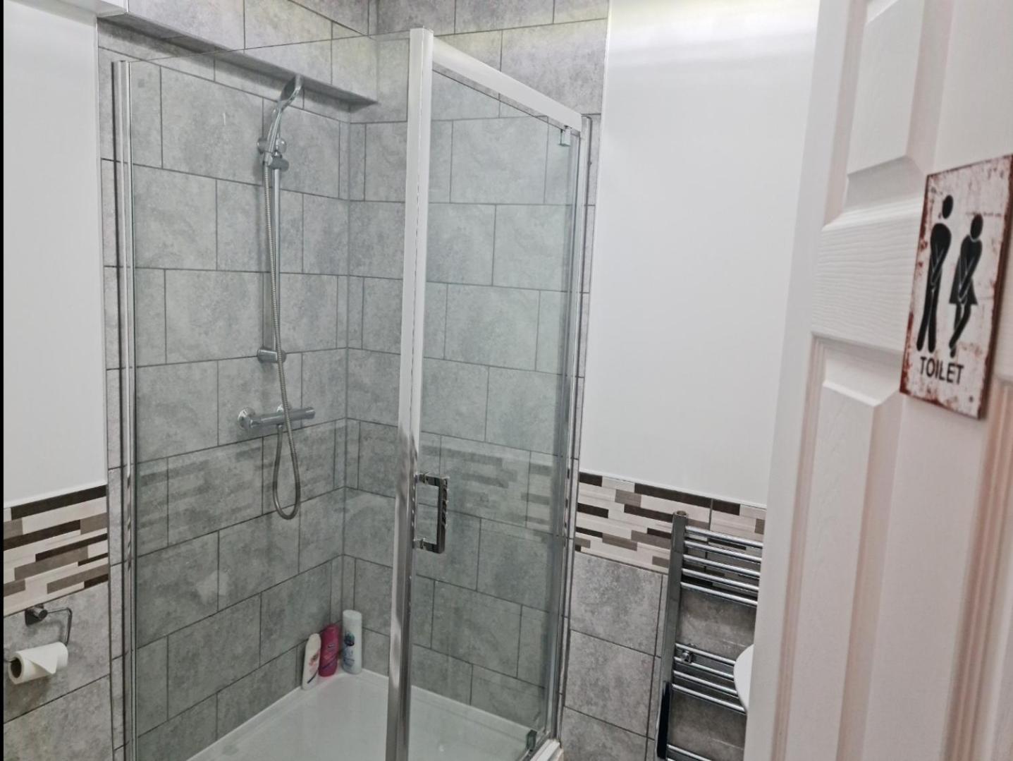 Cosy With Kitchenette And Private Bathroom - 15mins To London! Londres