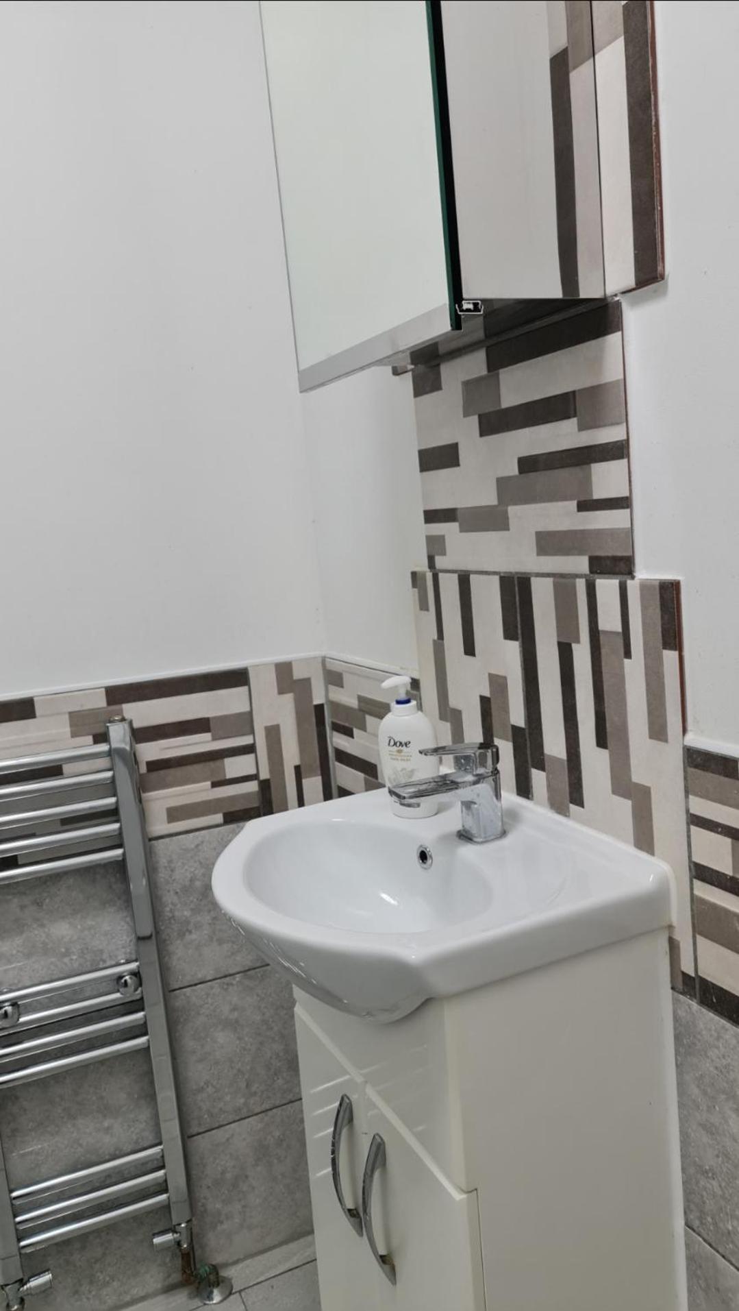 Apartamento Cosy With Kitchenette And Private Bathroom - 15mins To London!