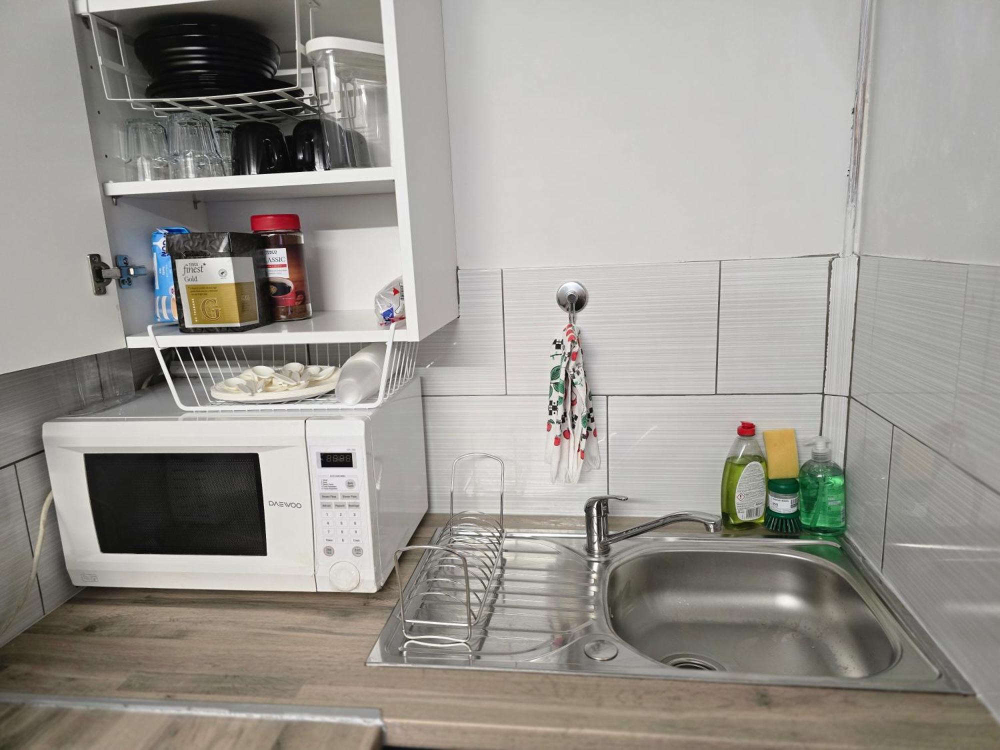 Appartement With 3 Beds- 20 Min From Bridge And Gatwick Airport *