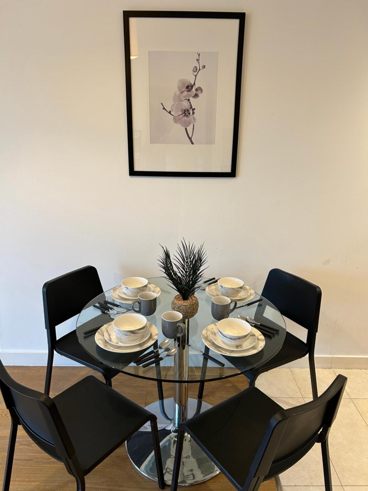 Newly Renovated & Modern 2-br Close To Canary Wharf * Londres