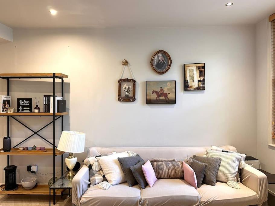 Stunning Modern 2-floor House With 3 Ensuite Villa Londres