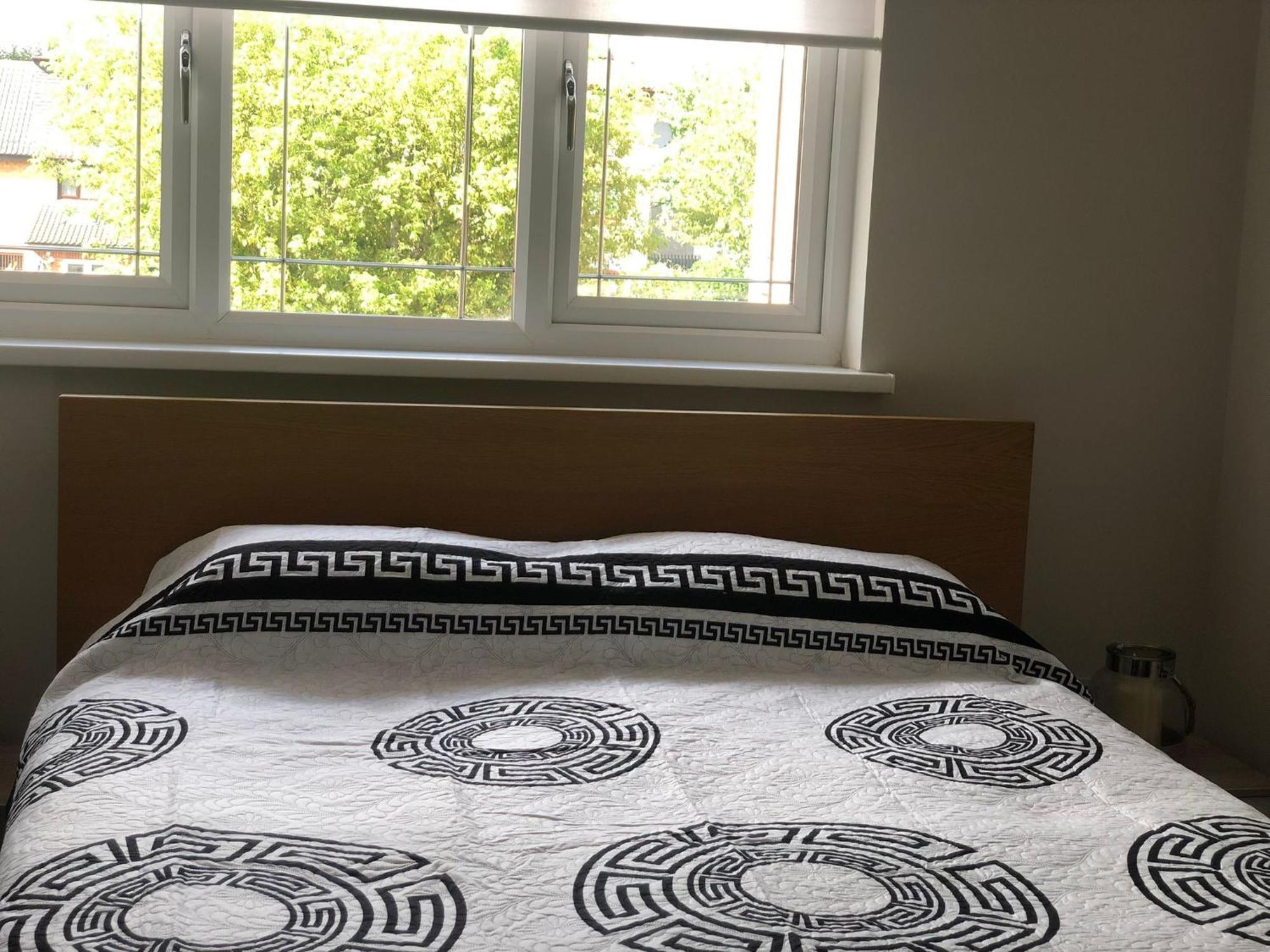 Cozy House With Free Parking & Wifi Near Maryland Station Guest house London