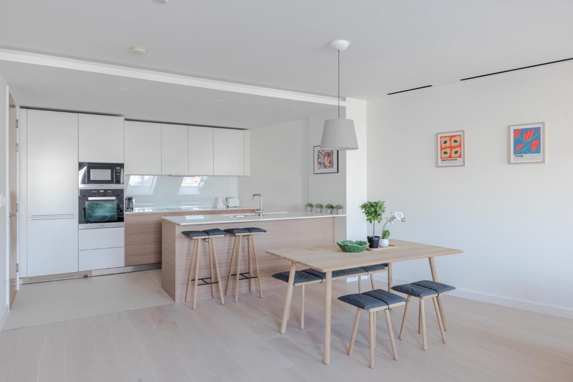 Zen Sanctuary - Soho - By Frankie Says Apartment