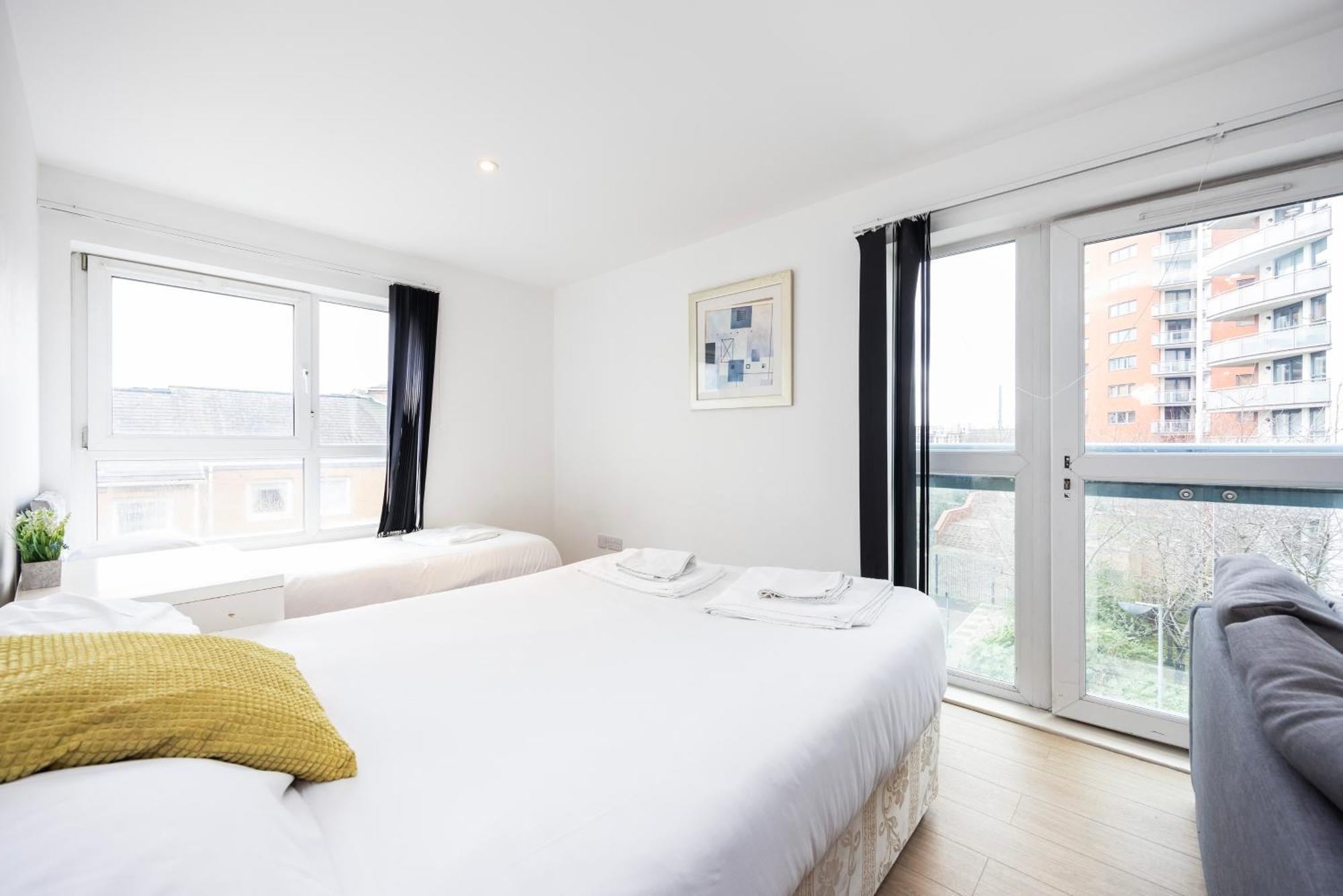 Appartement Heads On Bed -canary Wharf Docklands For The Larger Groups *