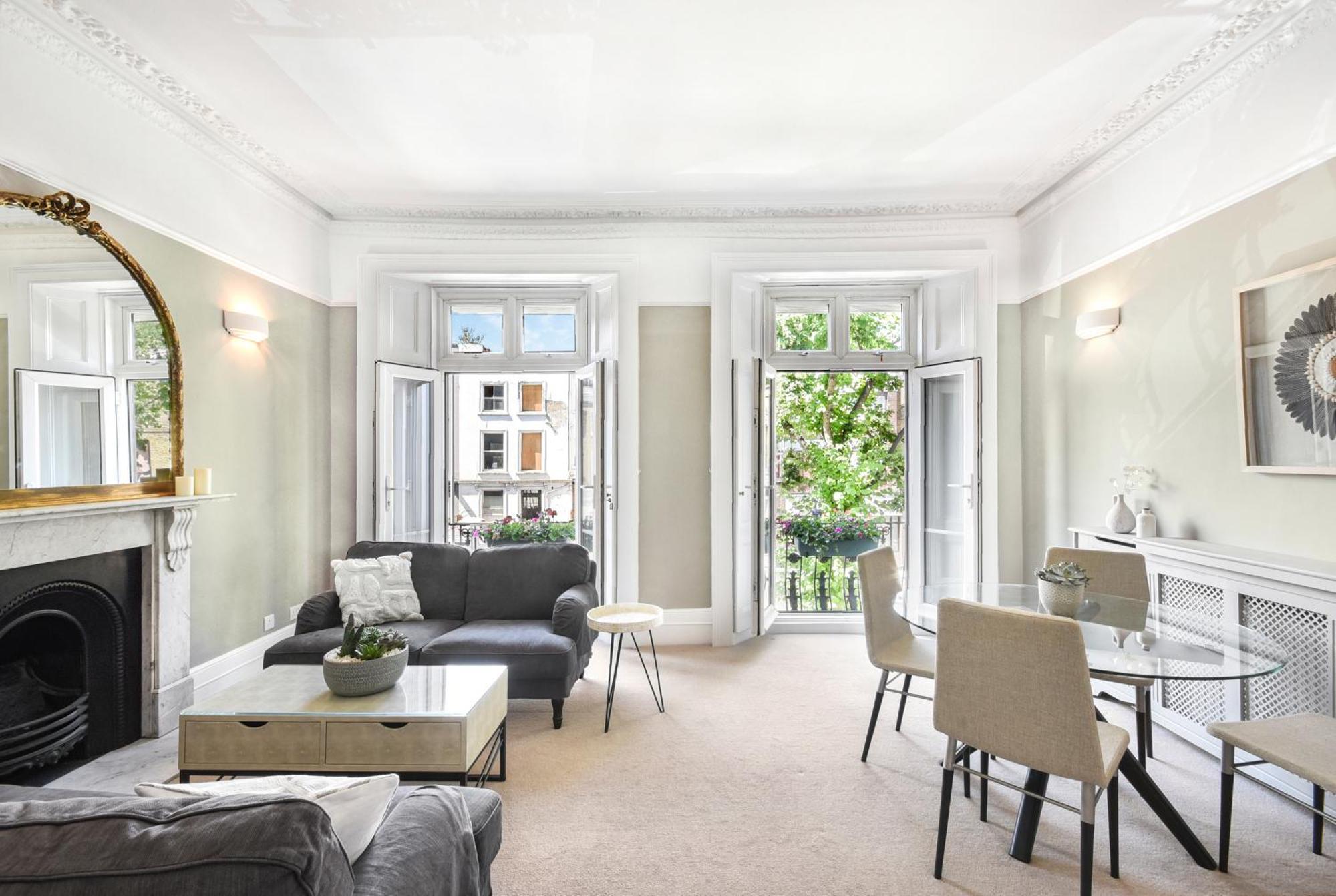 Apartamento Lovely Large 1 Bed Renovated Flat W Balcony & 600mb Wifi