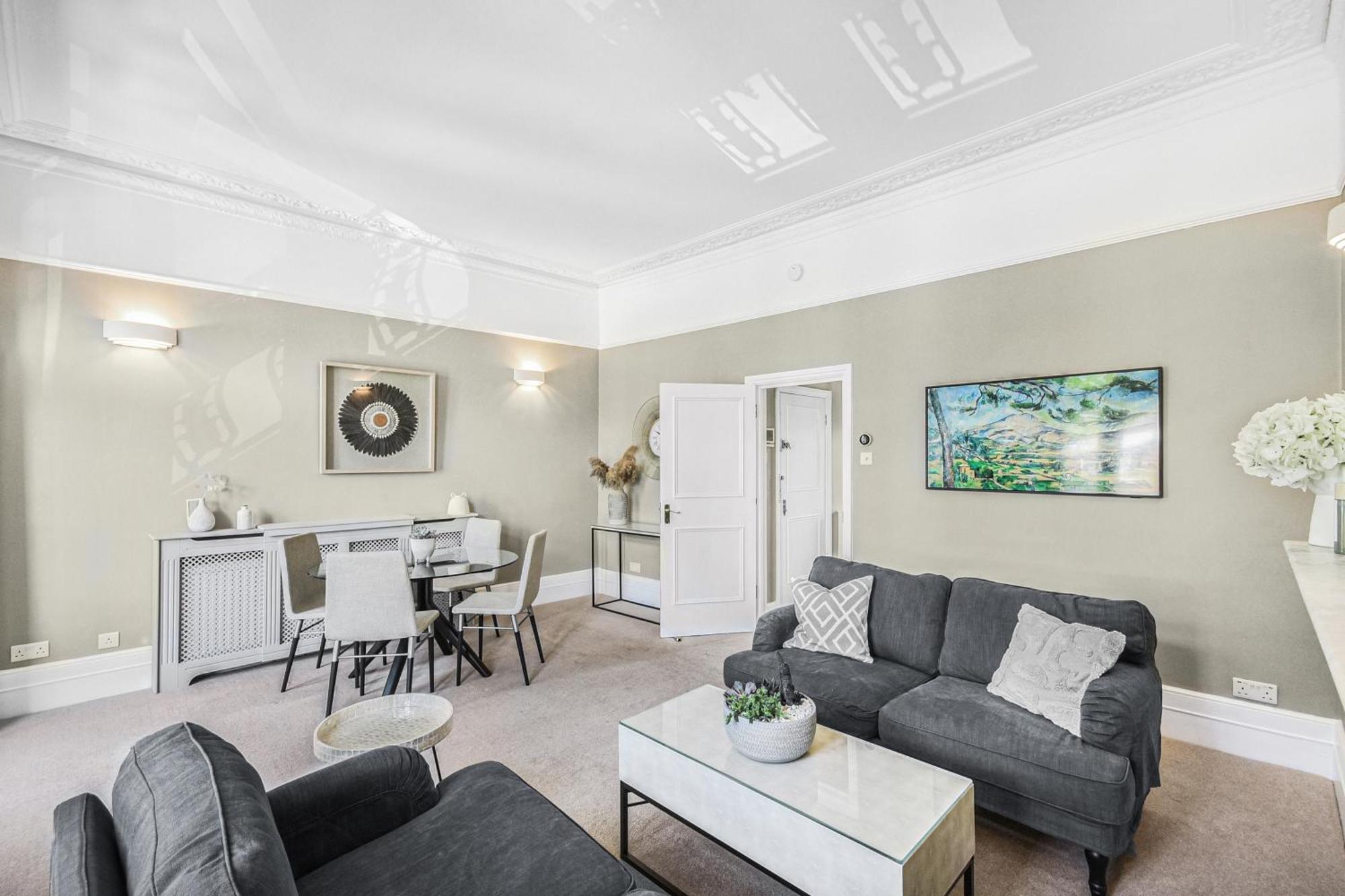 Lovely Large 1 Bed Renovated Flat W Balcony & 600mb Wifi Apartamento Londres